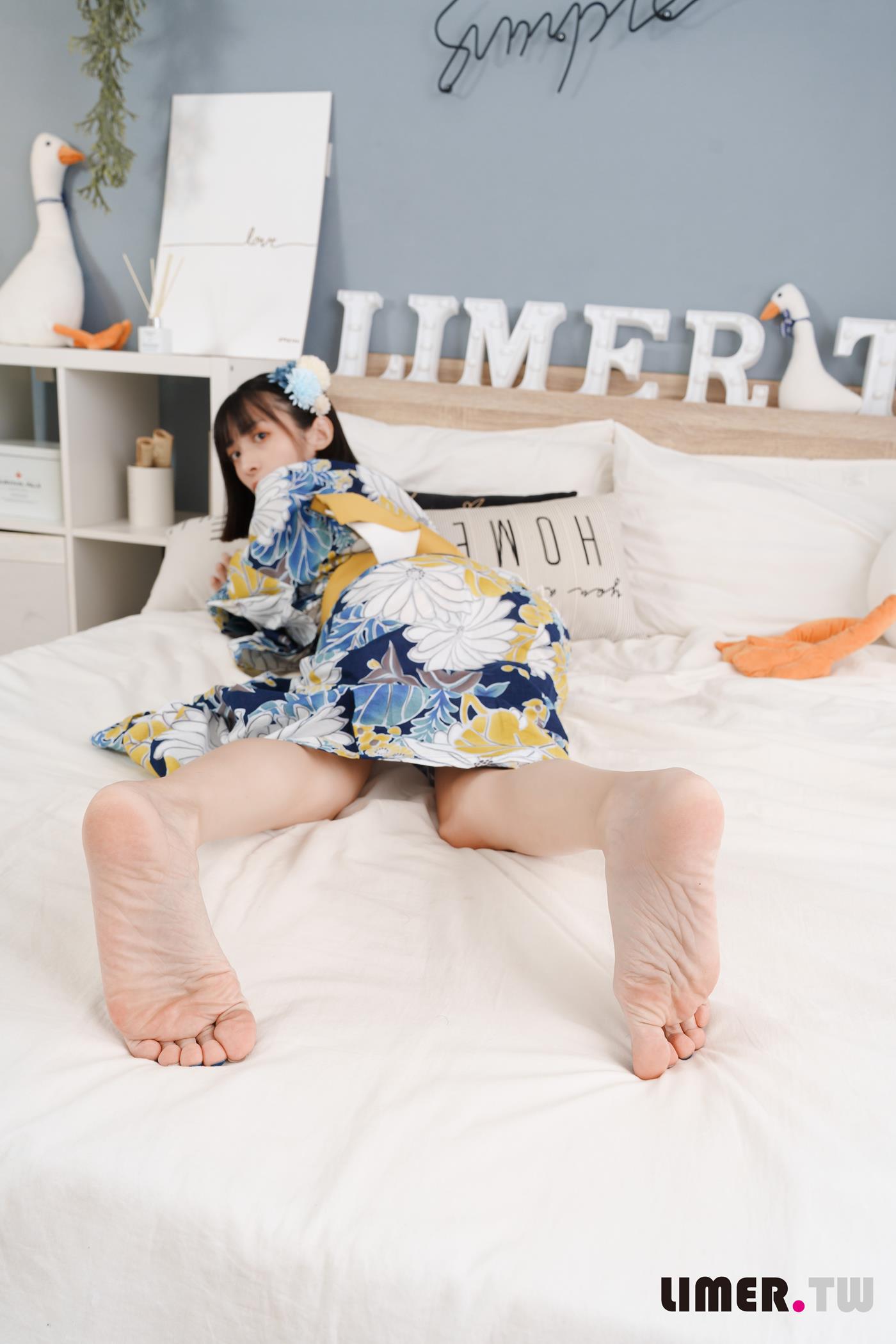 图片[48]-Limerence原创 NO.042 日本妹子子 超敏感脚脚初次被TK[160P] – 速更版-美库