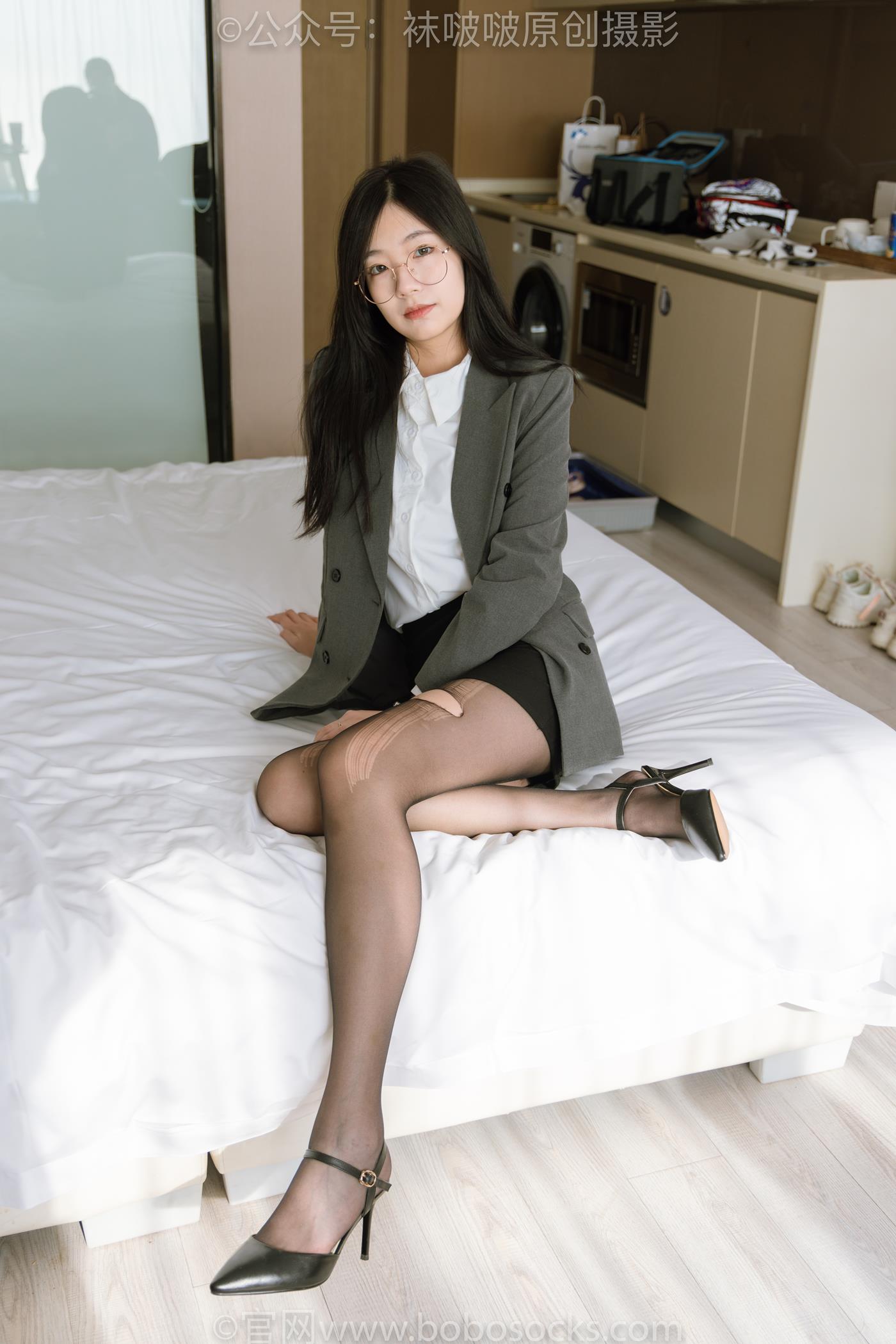 图片[25]-[BoBoSocks袜啵啵]NO.179 小甜豆-OL制服、高跟鞋、黑丝、撕丝袜剧情[140P] – 速更版-美库