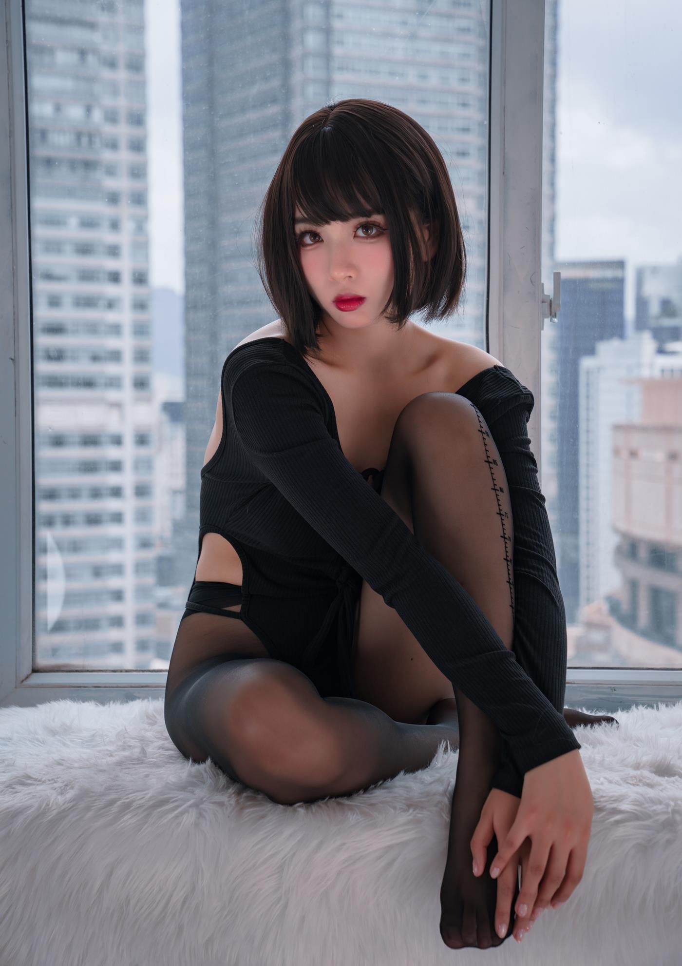 图片[33]-网紅Coser@轩萧学姐  量个腰围 [32P] – 速更版-美库