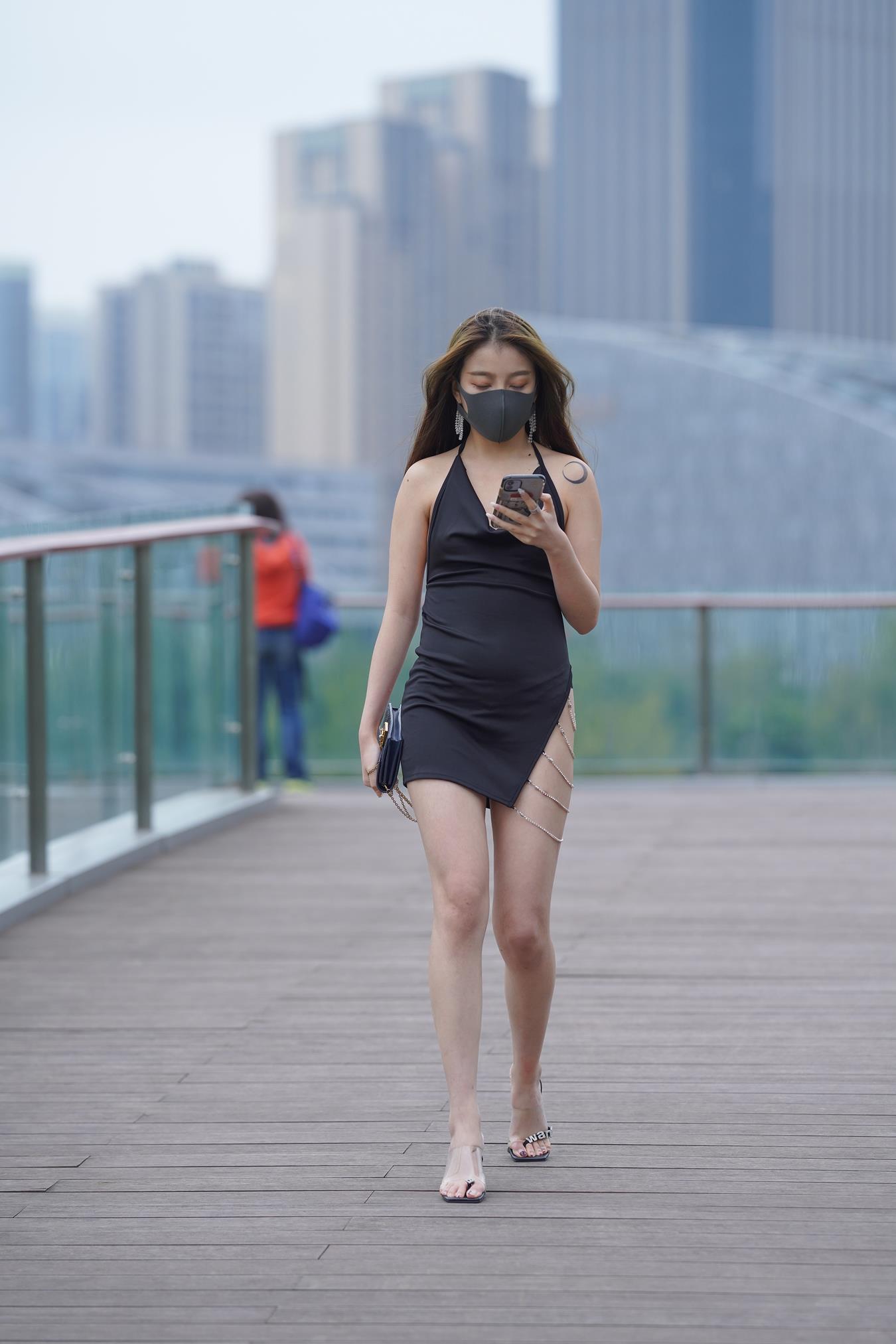 图片[17]-唯美街拍 NO.1107  黑色裙性感美女 （4）[84P] – 速更版-美库