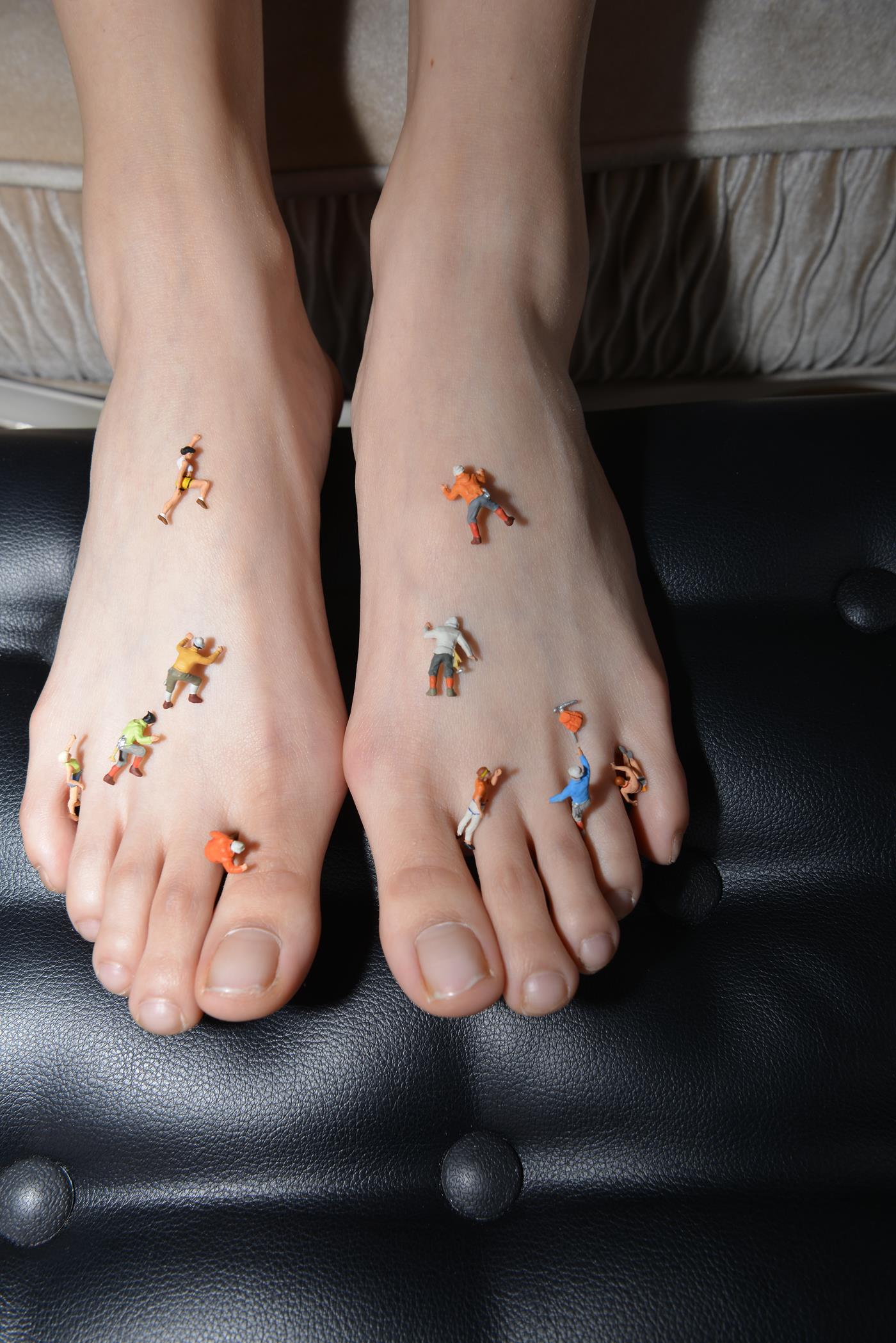 图片[19]-[Sexy Asian Girls Feet] No.016 美女YIYI性感的40码大脚丫（裸足） [73P] – 速更版-美库