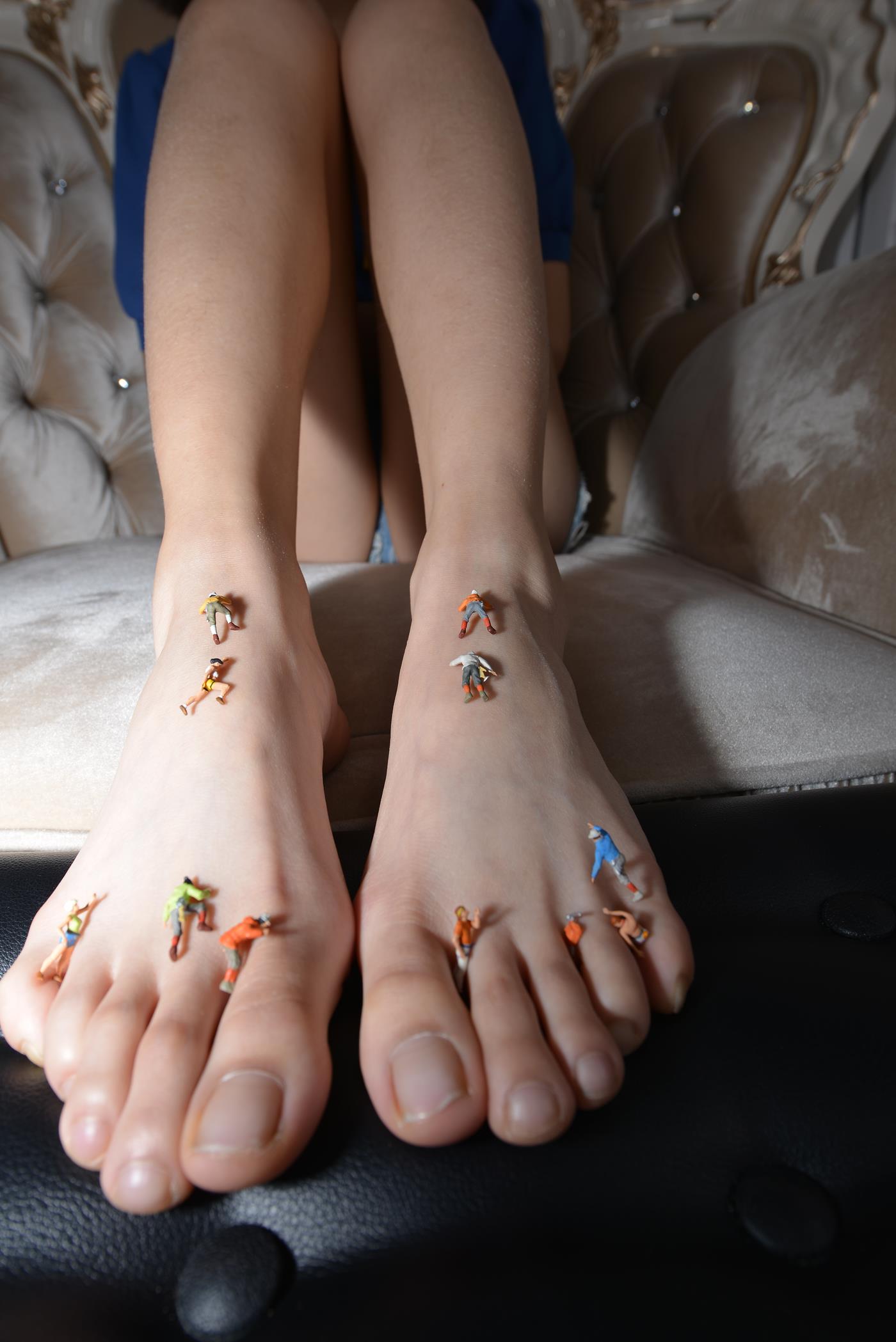 图片[21]-[Sexy Asian Girls Feet] No.016 美女YIYI性感的40码大脚丫（裸足） [73P] – 速更版-美库