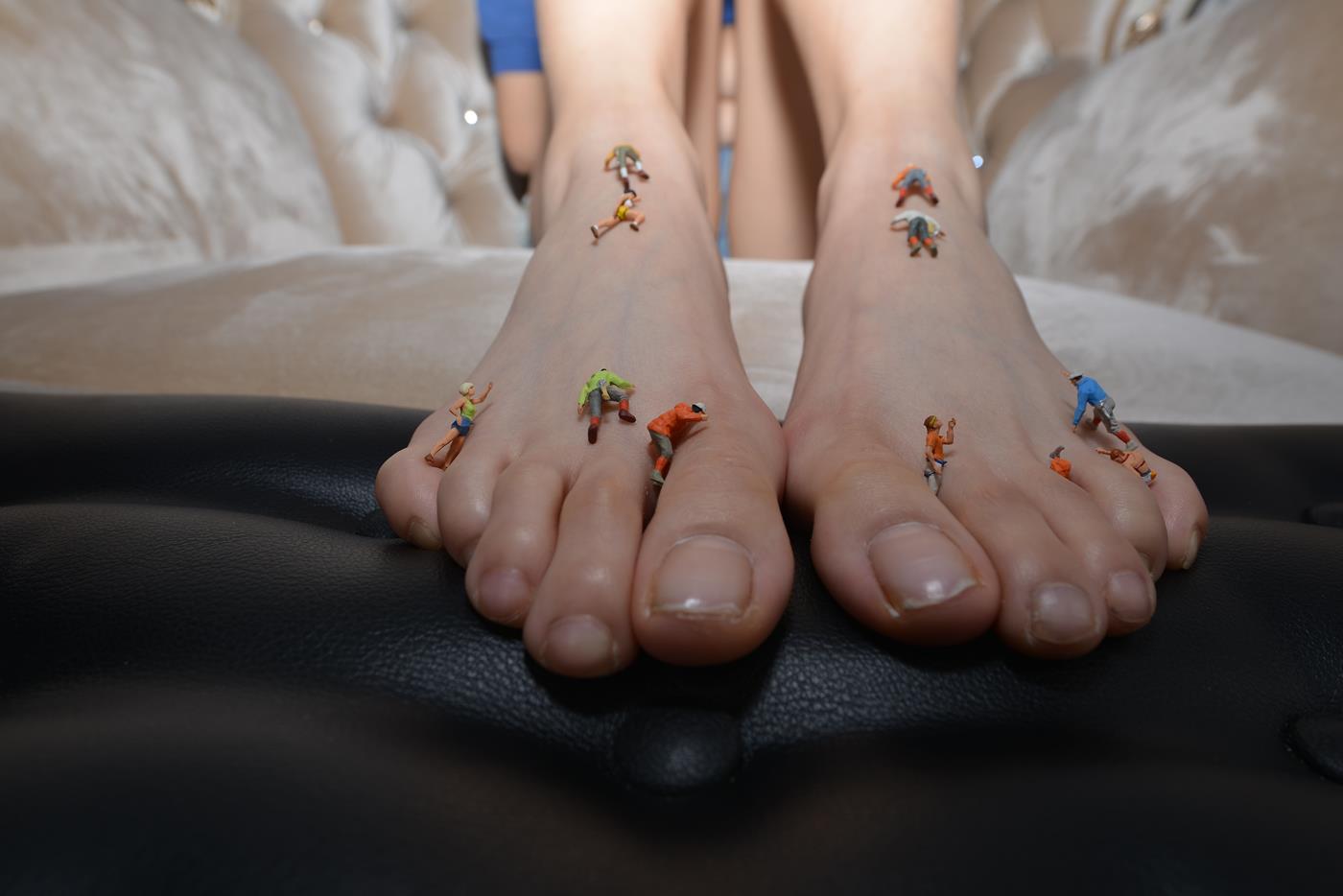 图片[26]-[Sexy Asian Girls Feet] No.016 美女YIYI性感的40码大脚丫（裸足） [73P] – 速更版-美库