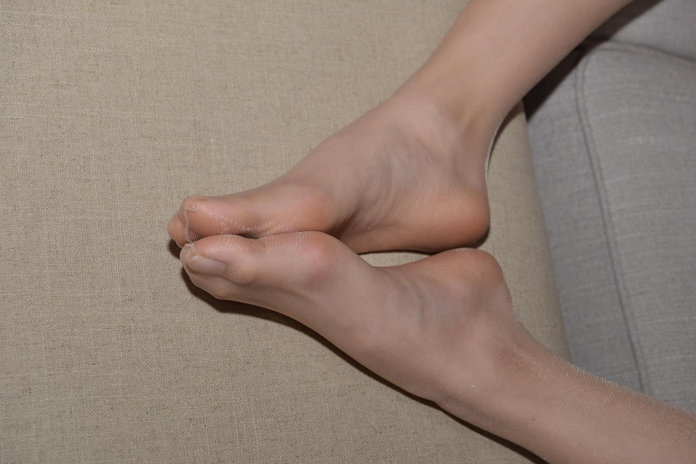 图片[90]-[Sexy Asian Girls Feet] No.015 美女YIYI性感的40码大脚丫（肉丝凉高） [103P] – 速更版-美库