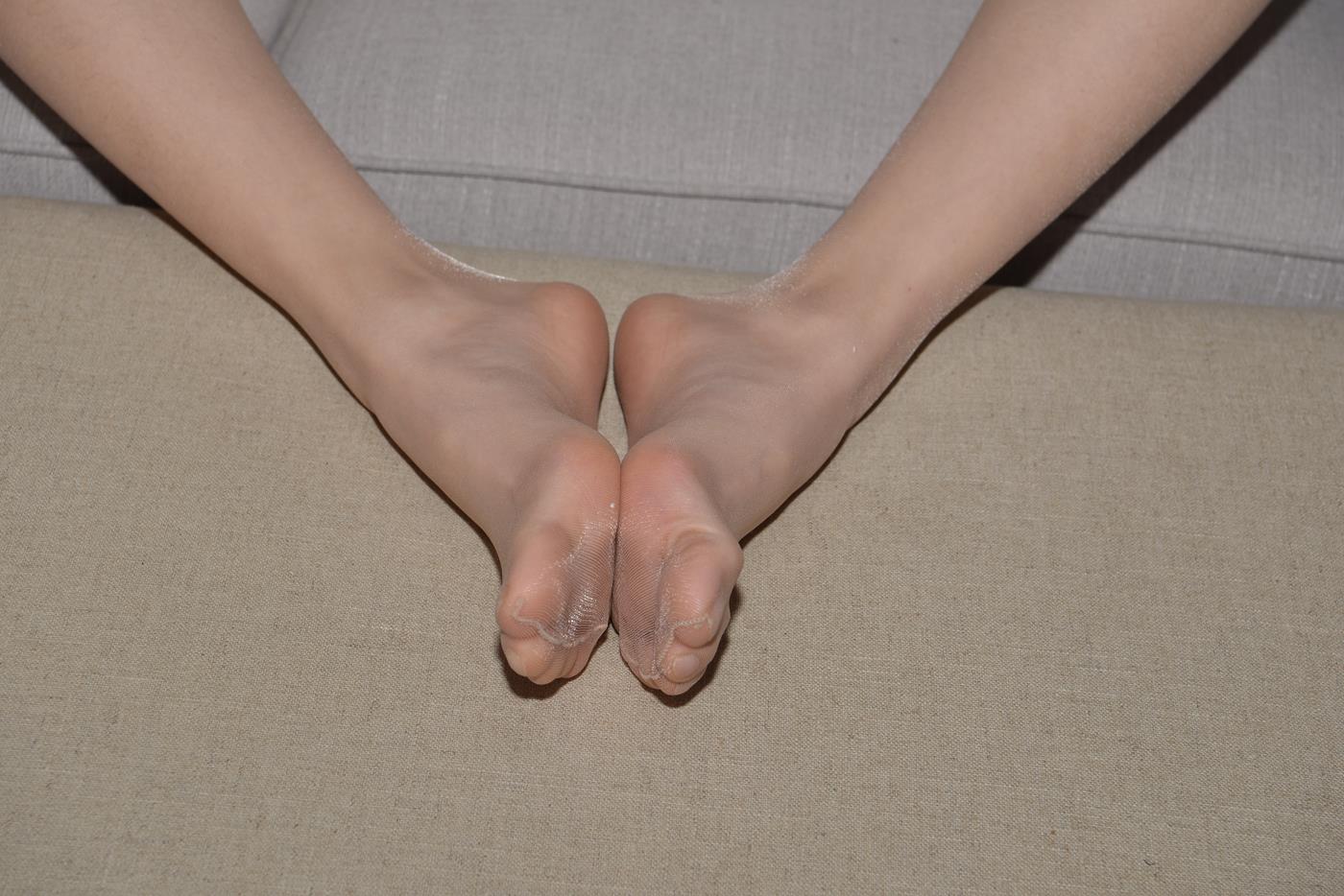 图片[92]-[Sexy Asian Girls Feet] No.015 美女YIYI性感的40码大脚丫（肉丝凉高） [103P] – 速更版-美库