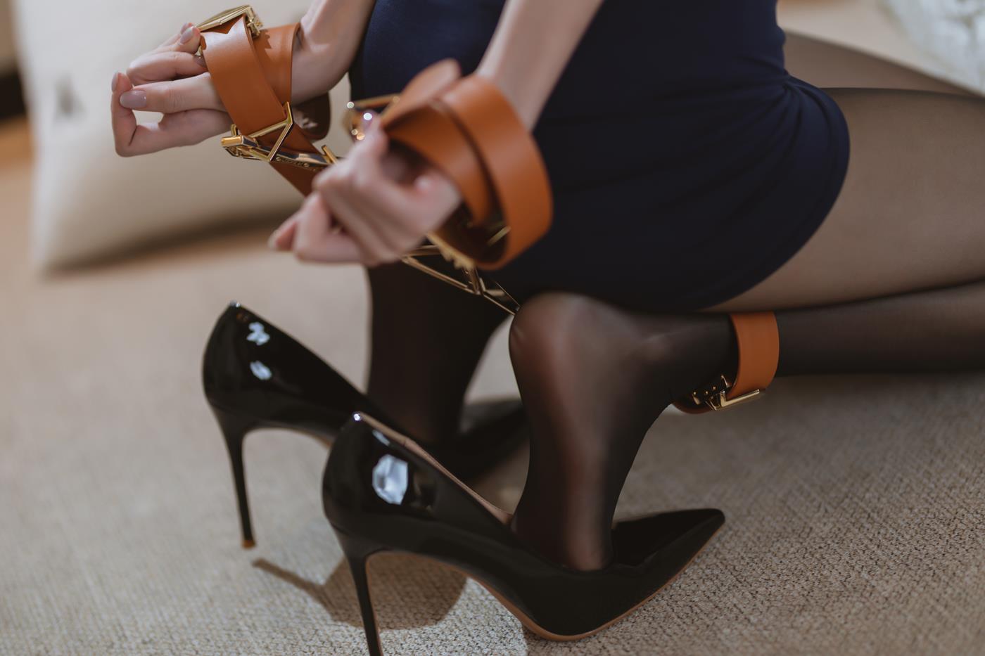 图片[29]-许岚(叁月life)  束缚黑丝 [61P] – 速更版-美库