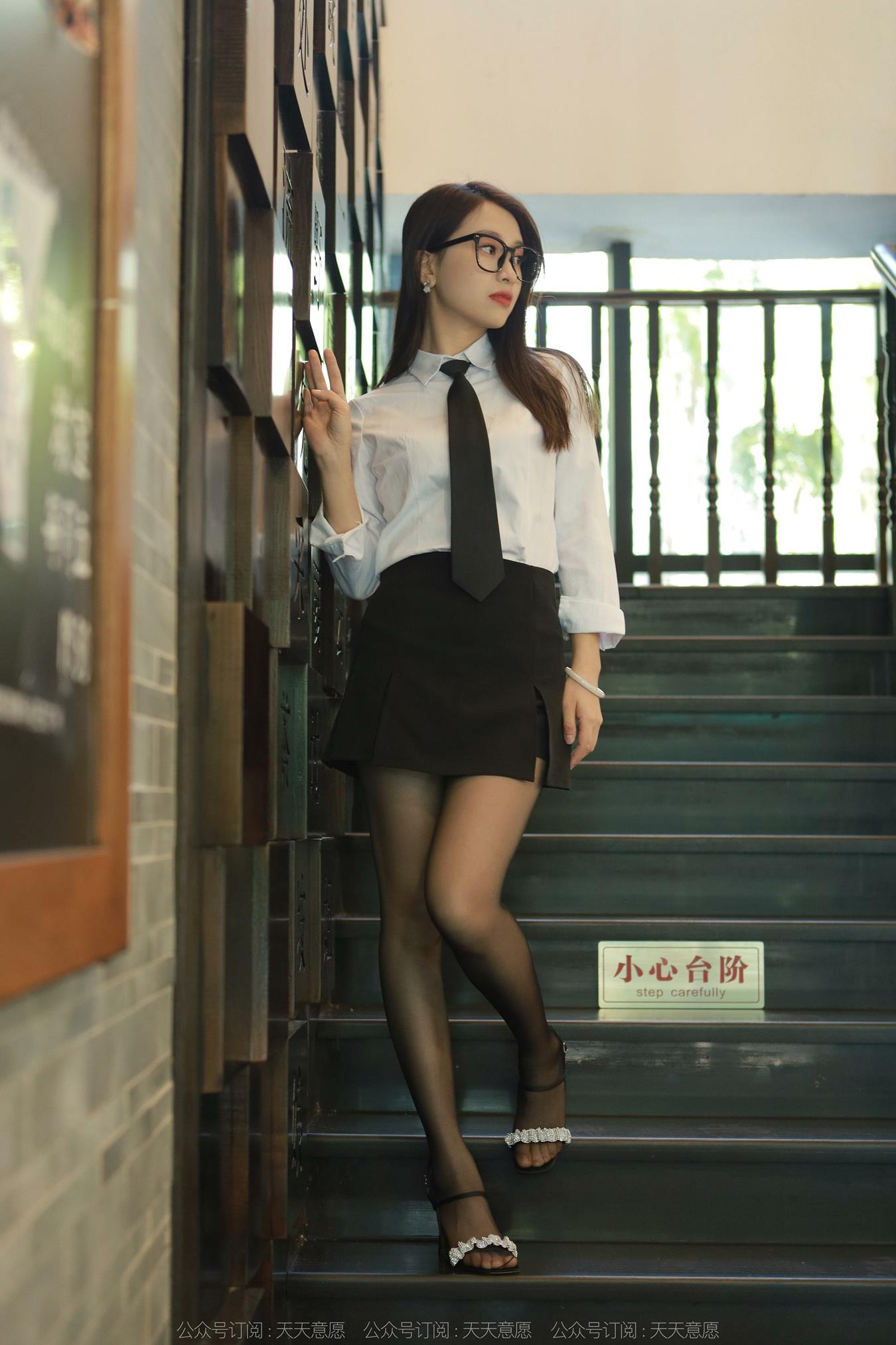 图片[81]-[IESS异思趣向] 耽丝 221028小婕 [87P] – 速更版-美库