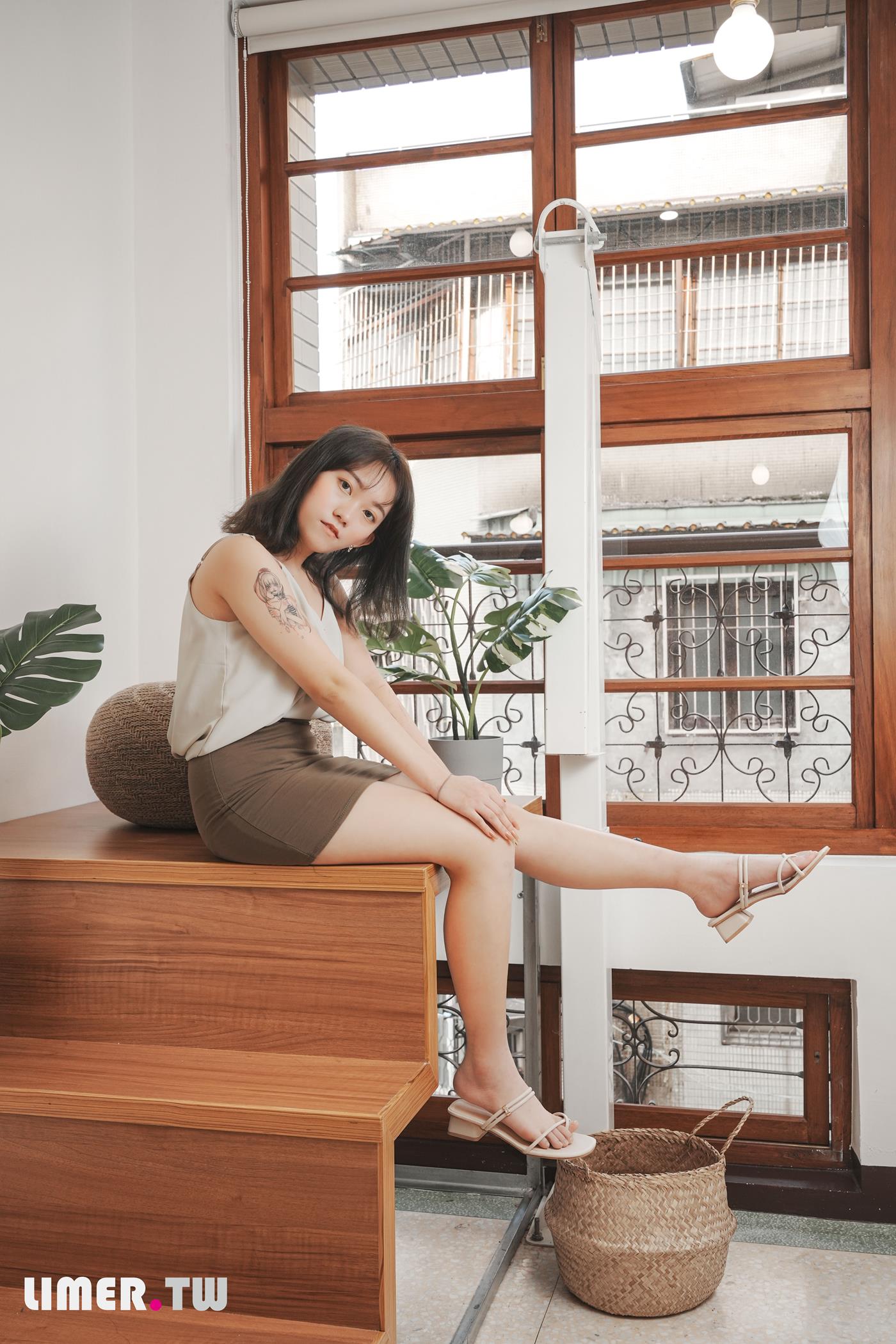 图片[18]-Limerence原创 NO.046 素人Una 凉鞋抹润滑膏[161P] – 速更版-美库