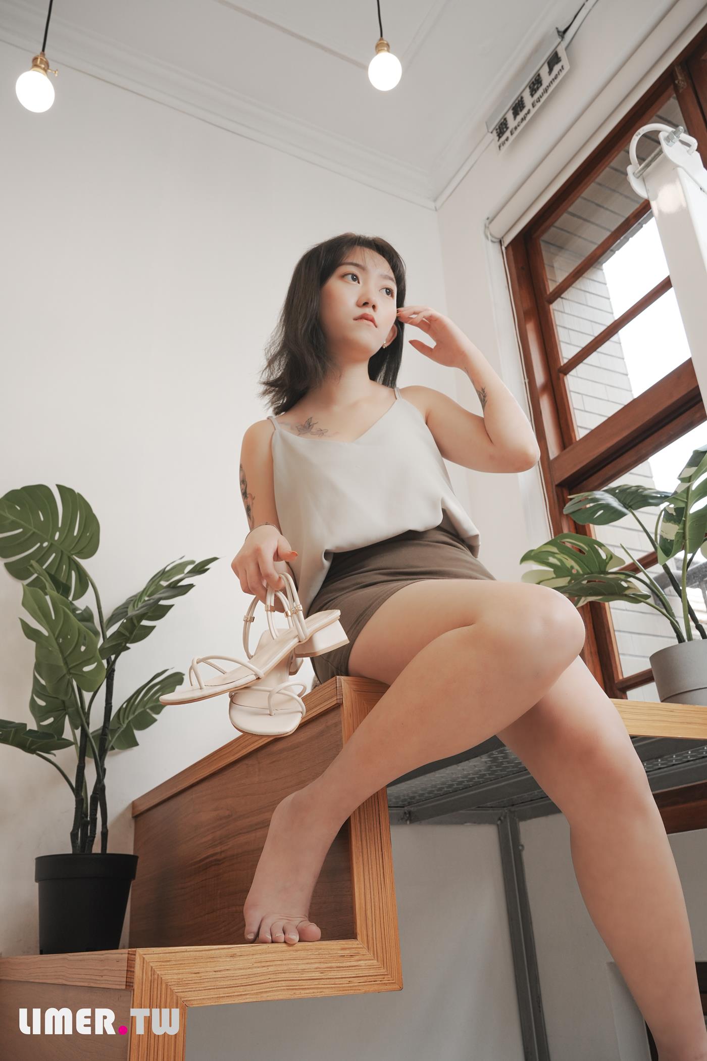 图片[29]-Limerence原创 NO.046 素人Una 凉鞋抹润滑膏[161P] – 速更版-美库