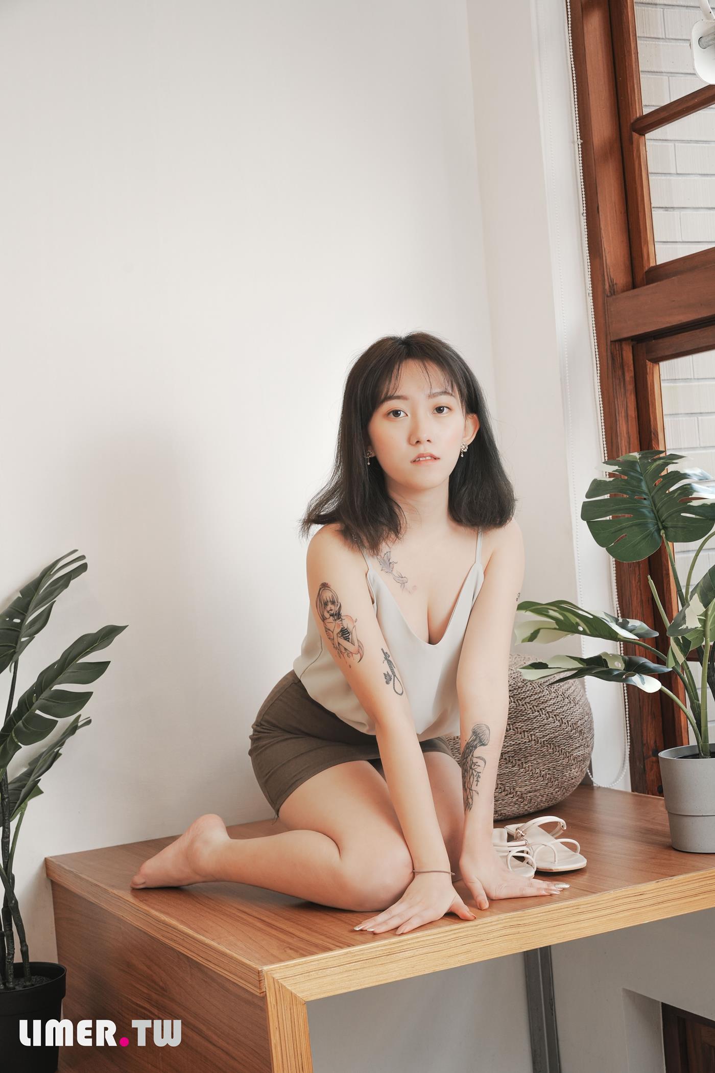 图片[64]-Limerence原创 NO.046 素人Una 凉鞋抹润滑膏[161P] – 速更版-美库