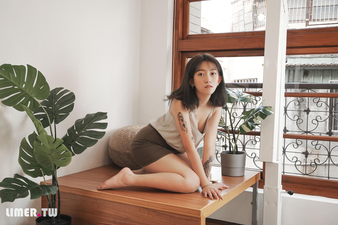 图片[65]-Limerence原创 NO.046 素人Una 凉鞋抹润滑膏[161P] – 速更版-美库