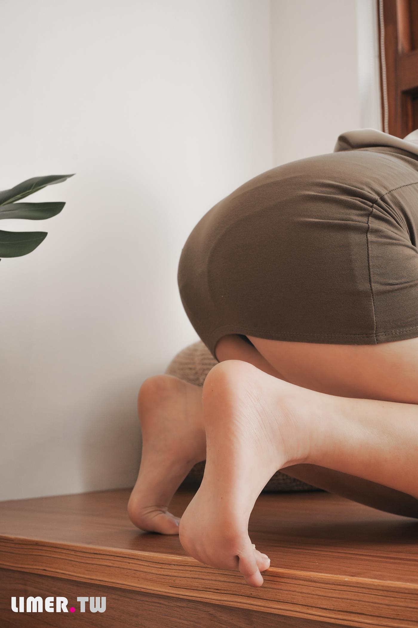 图片[68]-Limerence原创 NO.046 素人Una 凉鞋抹润滑膏[161P] – 速更版-美库