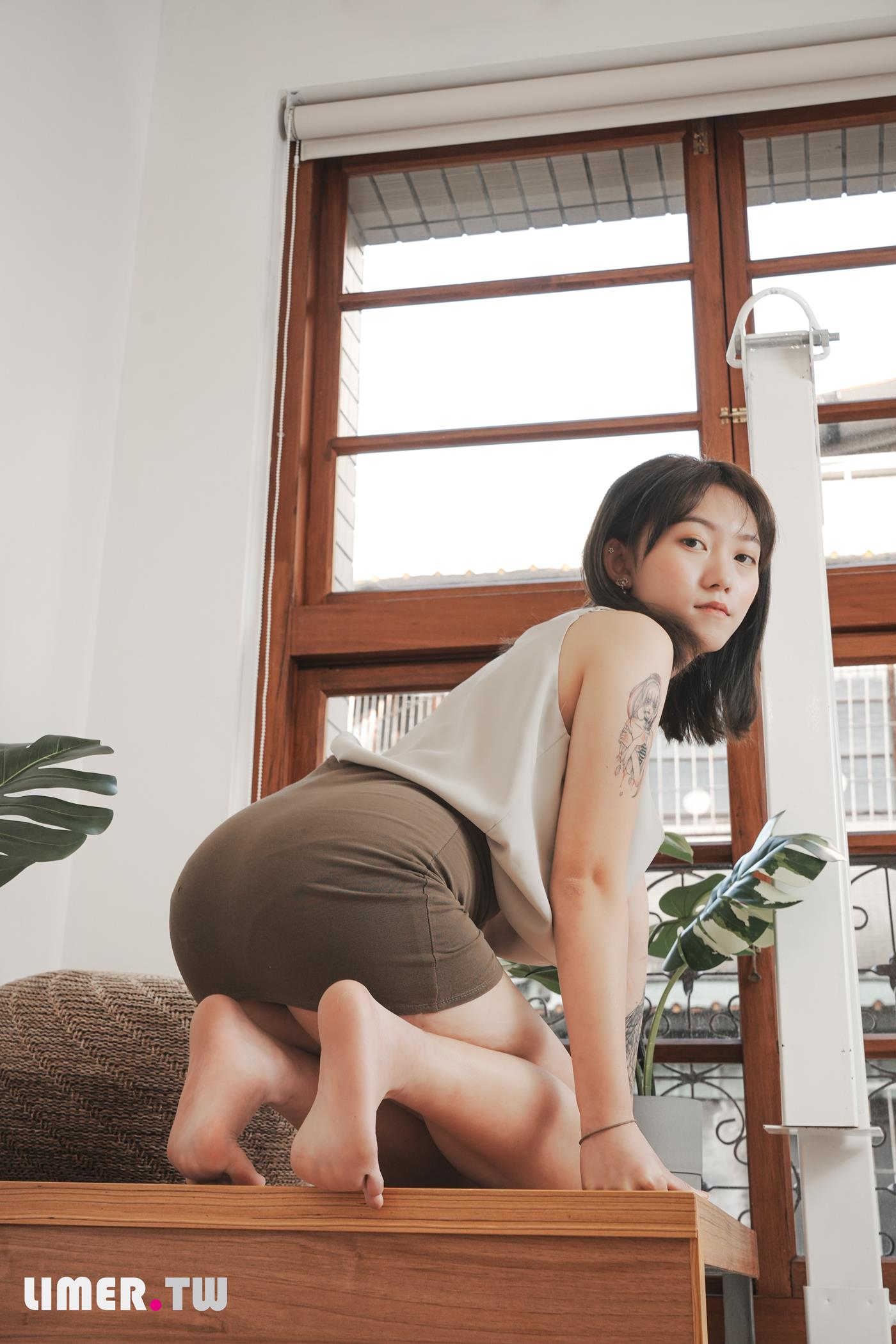 图片[70]-Limerence原创 NO.046 素人Una 凉鞋抹润滑膏[161P] – 速更版-美库