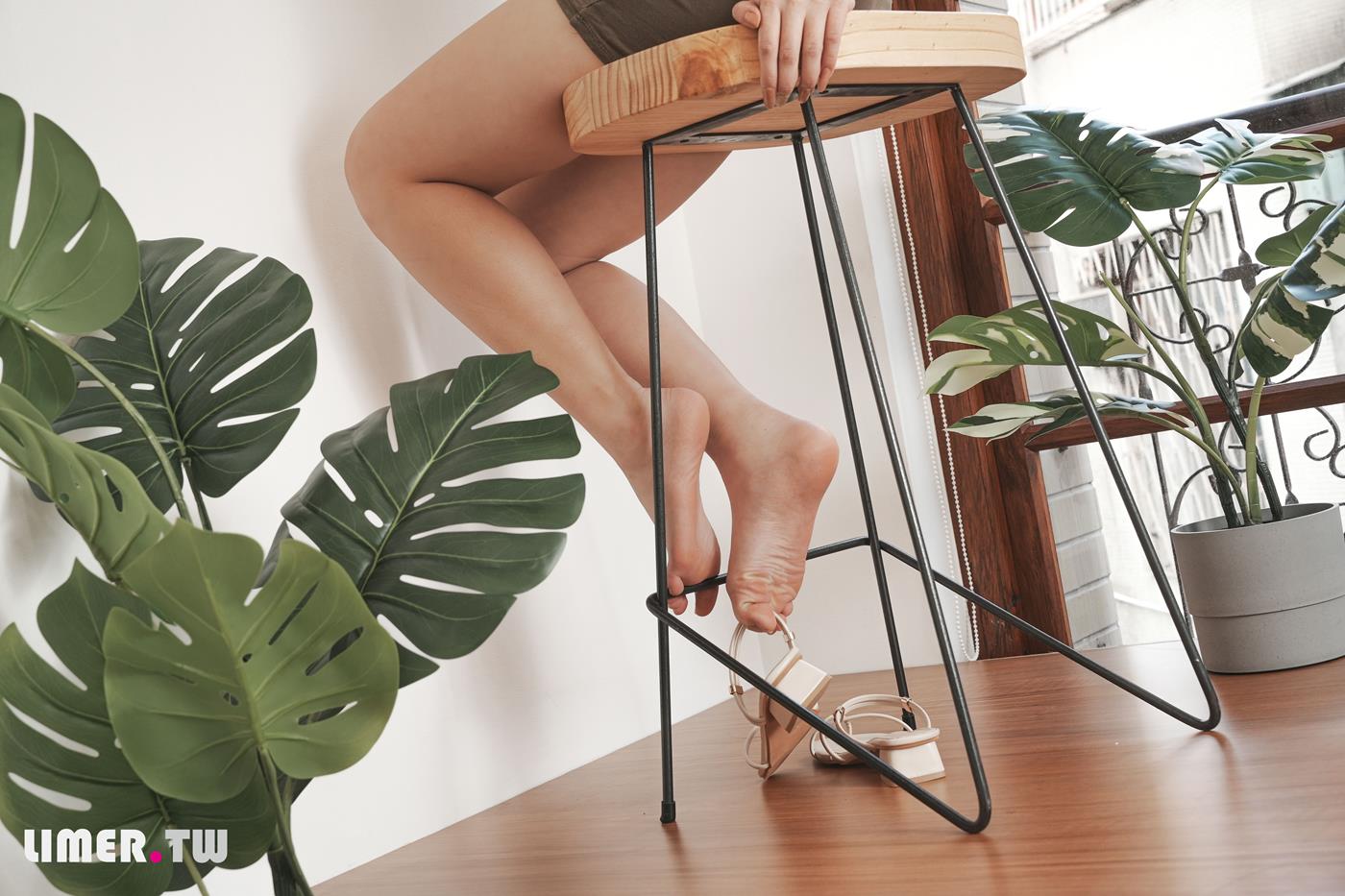 图片[80]-Limerence原创 NO.046 素人Una 凉鞋抹润滑膏[161P] – 速更版-美库