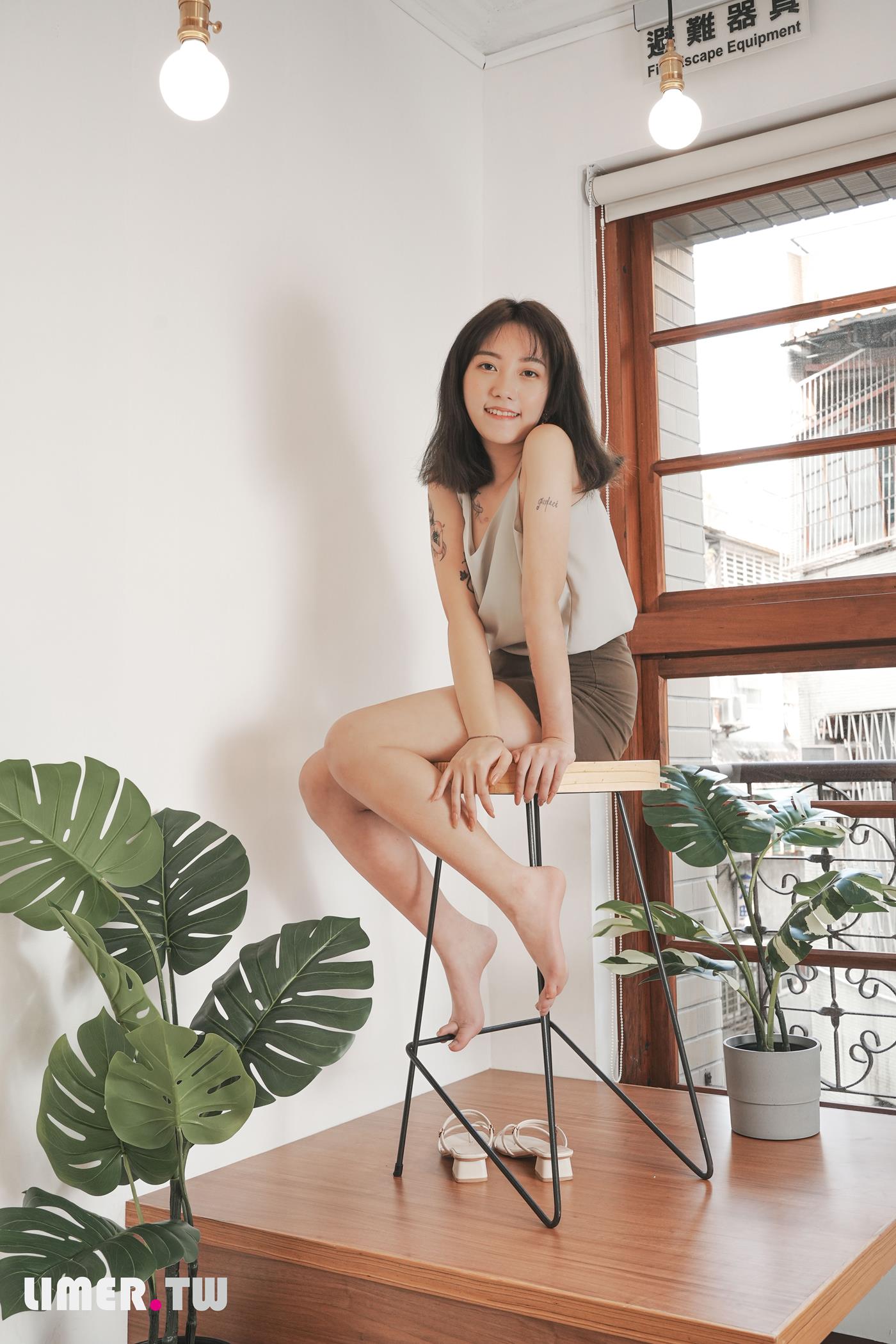 图片[92]-Limerence原创 NO.046 素人Una 凉鞋抹润滑膏[161P] – 速更版-美库