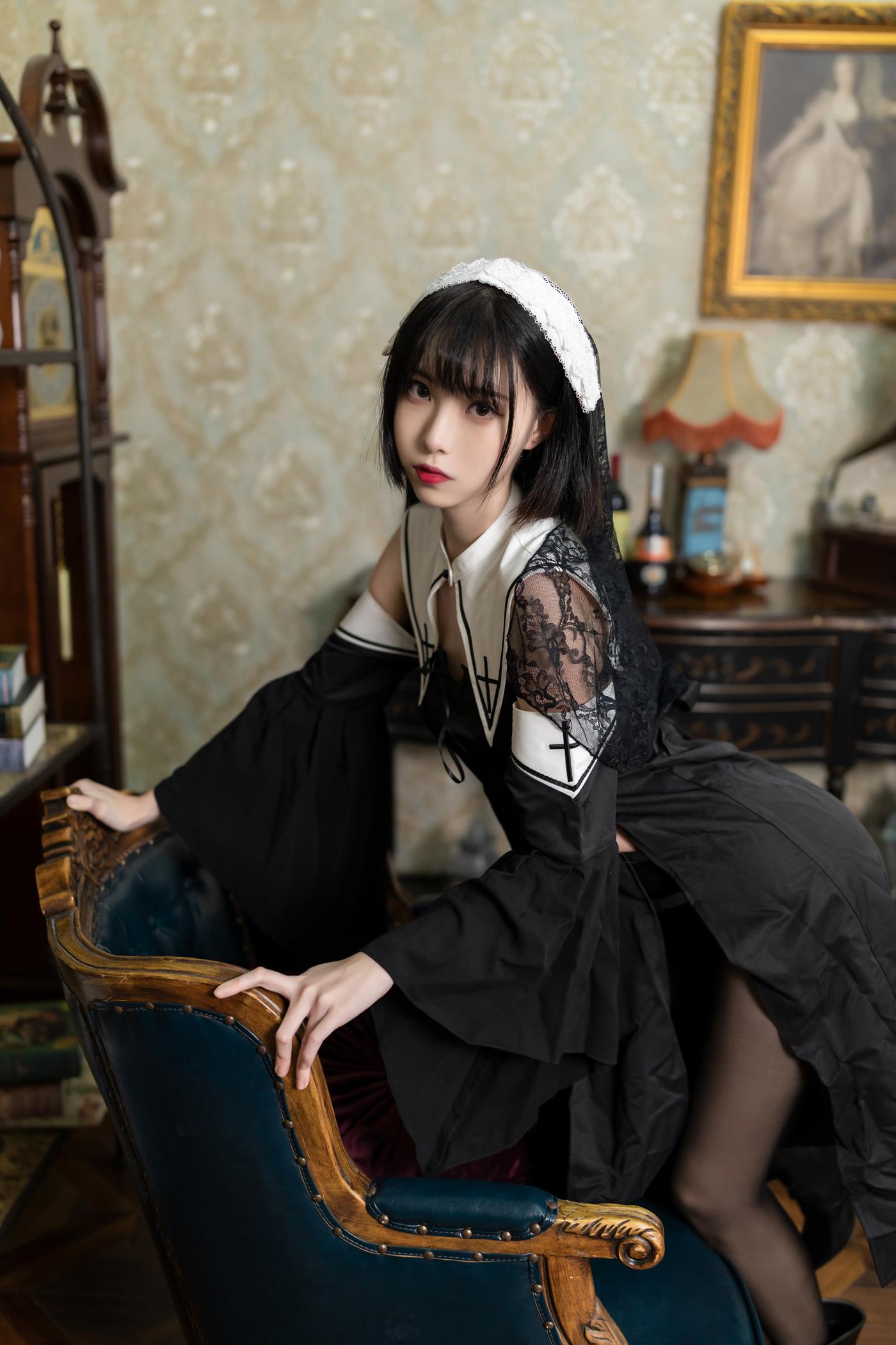 图片[18]-许岚(叁月life)  – 暗黑修女[40P] – 速更版-美库