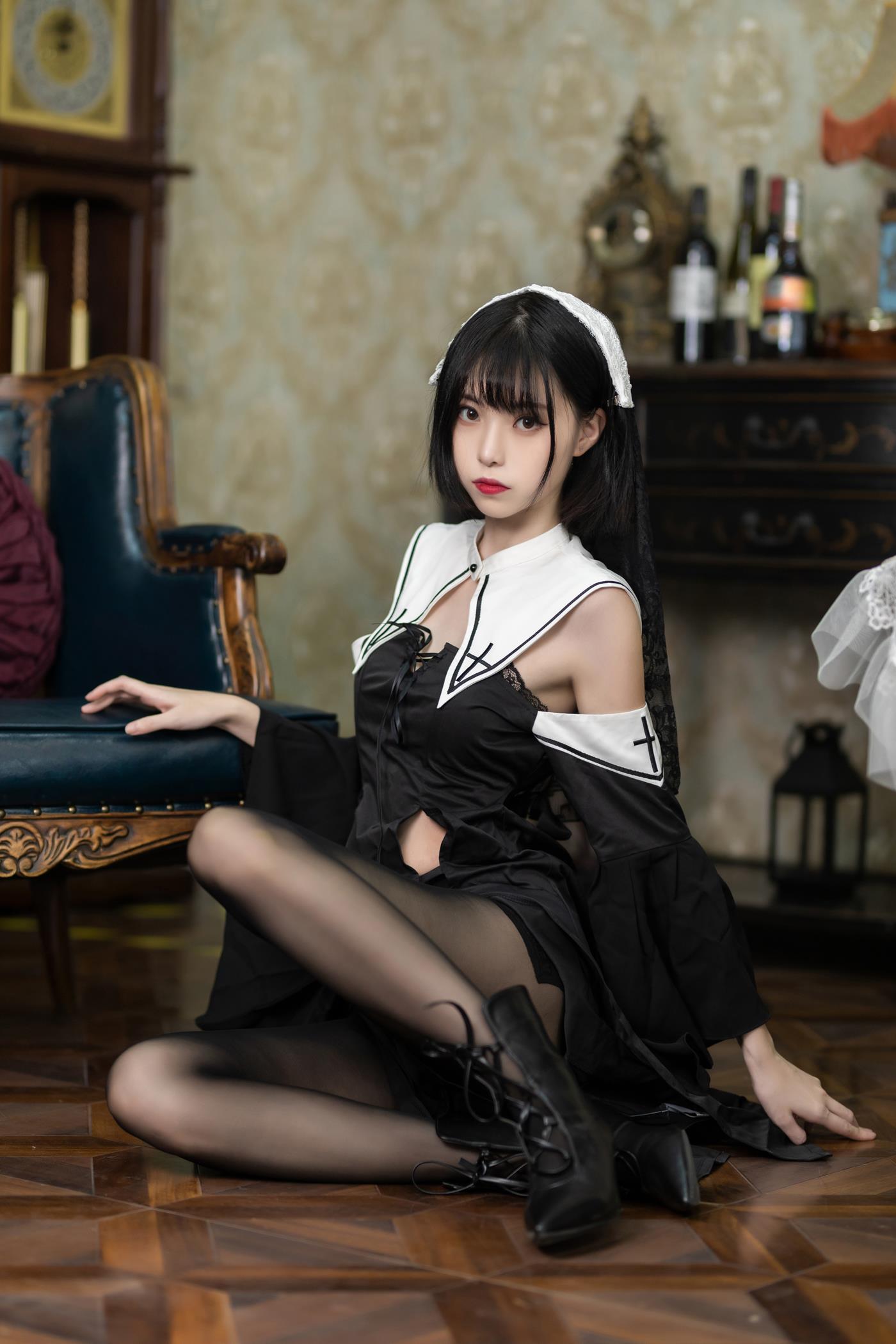 图片[36]-许岚(叁月life)  – 暗黑修女[40P] – 速更版-美库