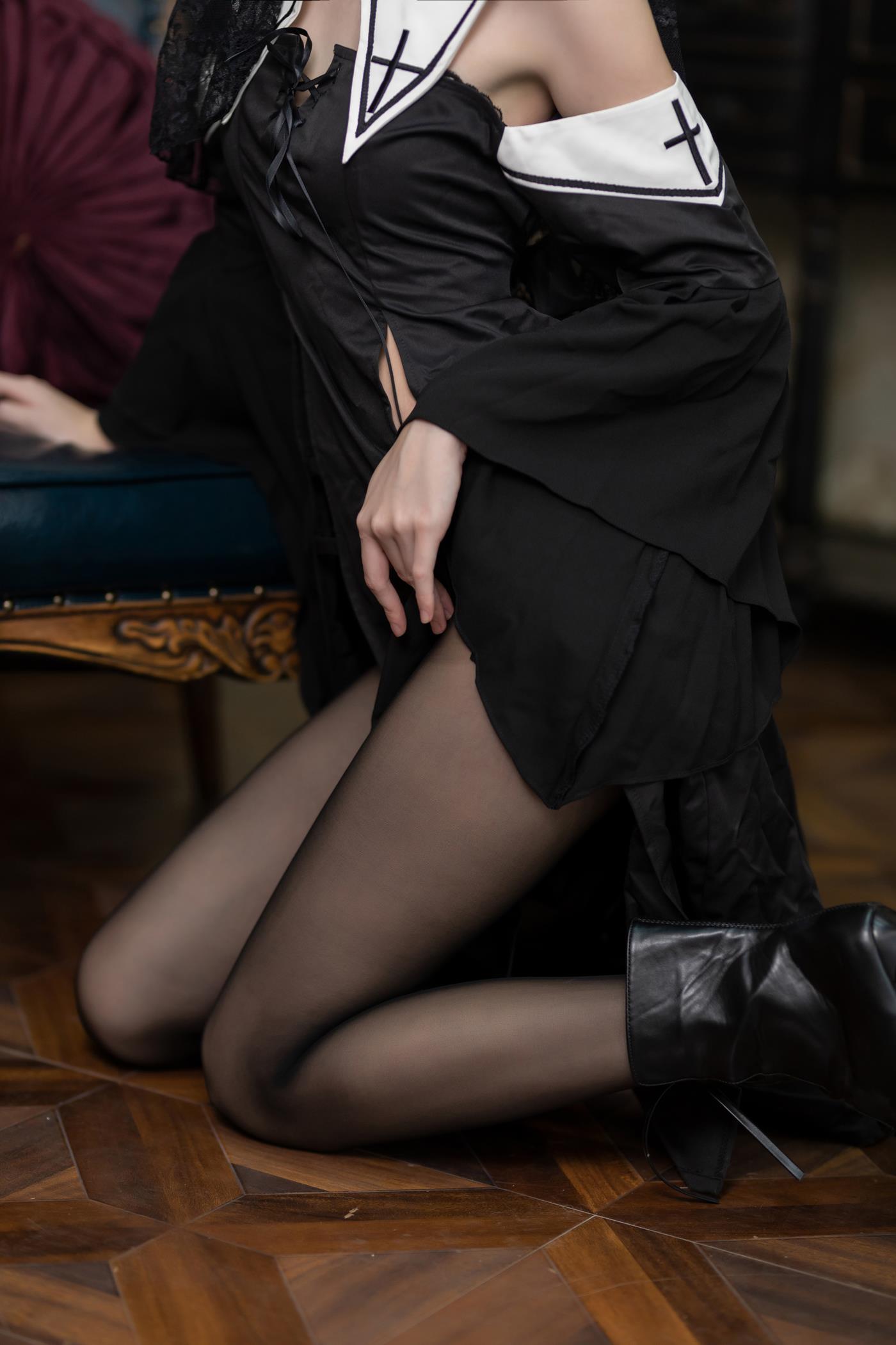 图片[40]-许岚(叁月life)  – 暗黑修女[40P] – 速更版-美库