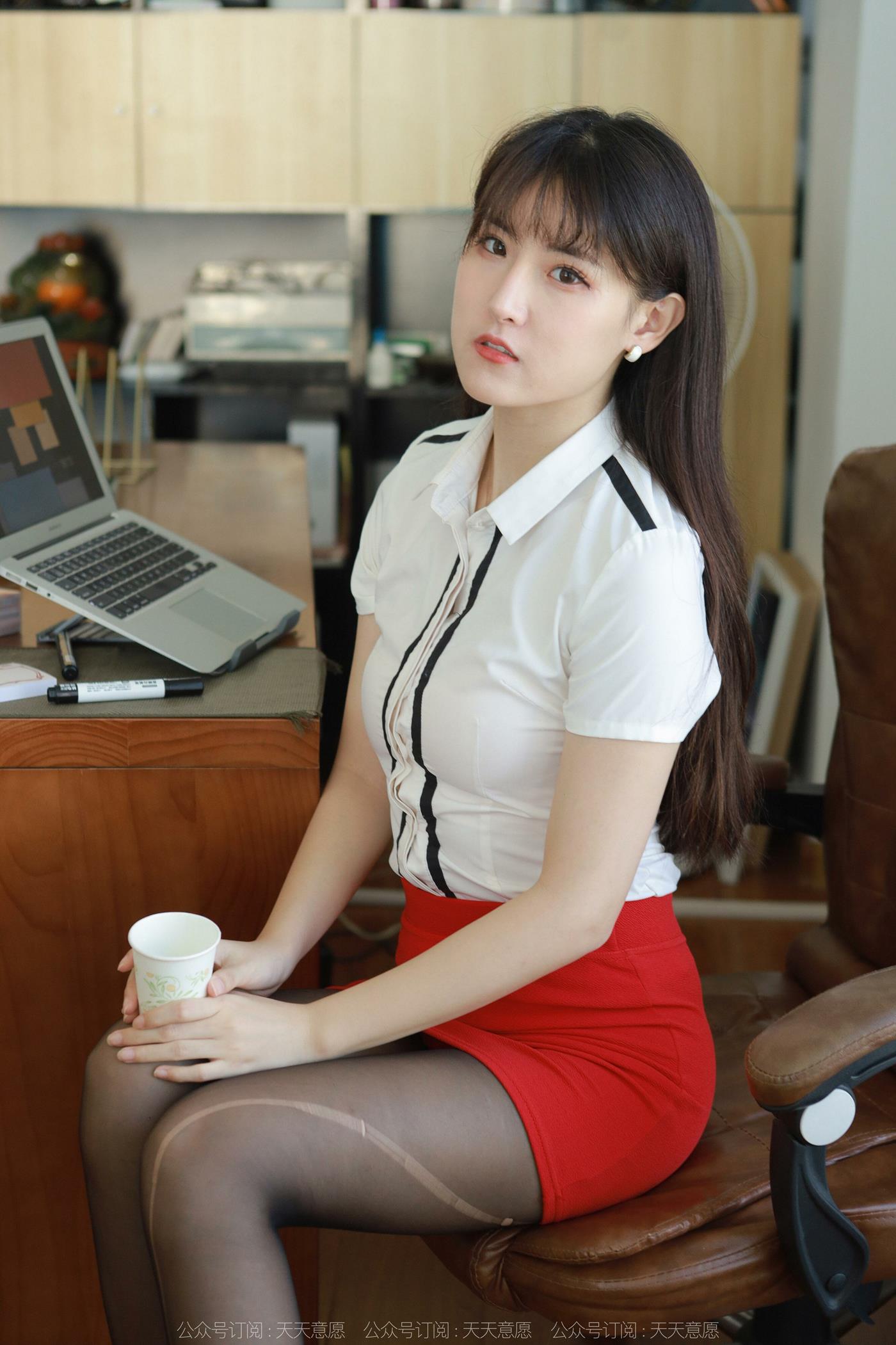 图片[24]-[IESS异思趣向] 2022.08.18 丝享家1181：小宝《烈焰红裙》[90P] – 速更版-美库