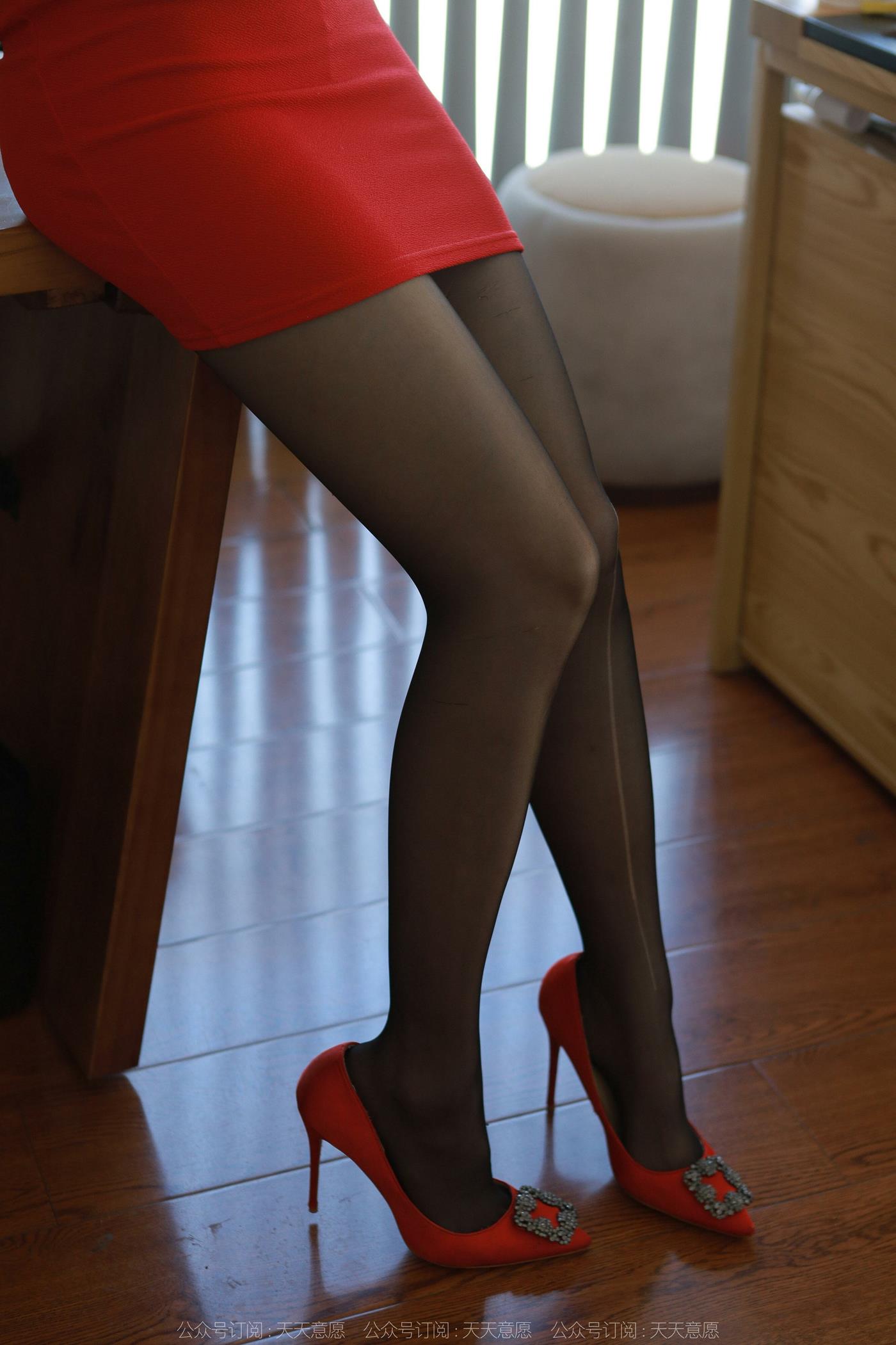 图片[34]-[IESS异思趣向] 2022.08.18 丝享家1181：小宝《烈焰红裙》[90P] – 速更版-美库