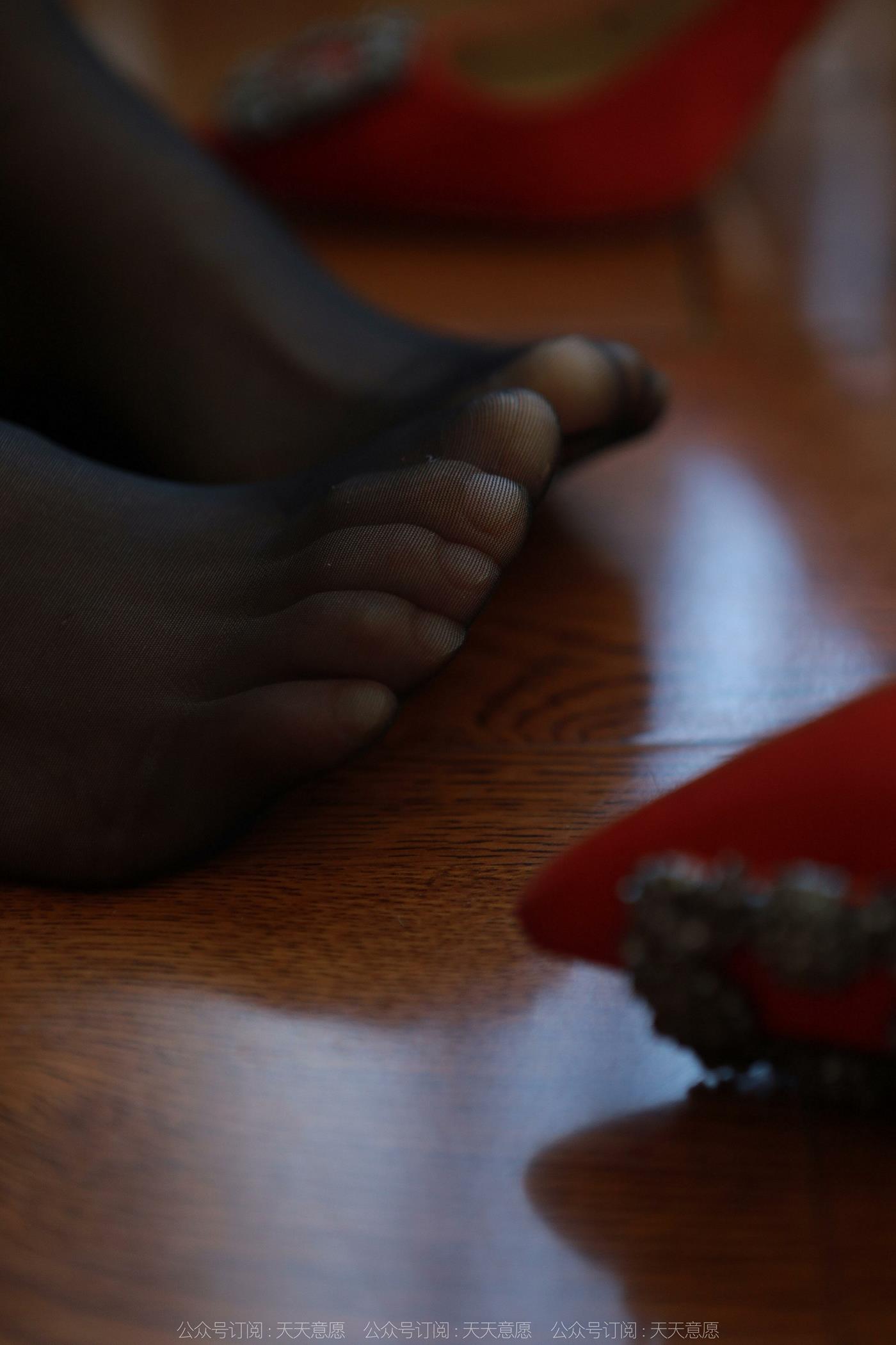 图片[64]-[IESS异思趣向] 2022.08.18 丝享家1181：小宝《烈焰红裙》[90P] – 速更版-美库