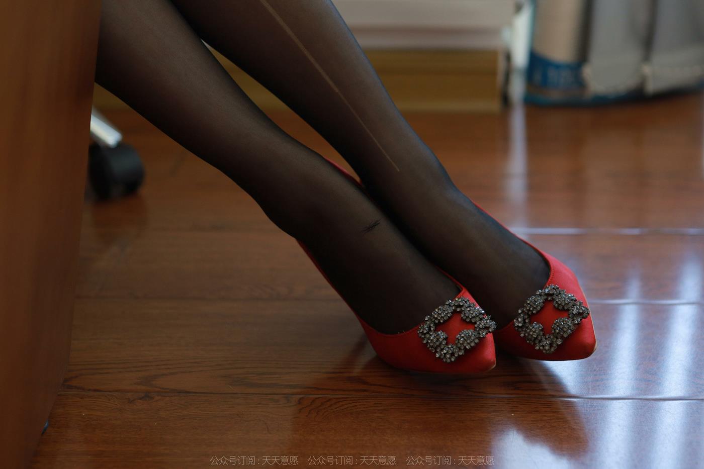 图片[84]-[IESS异思趣向] 2022.08.18 丝享家1181：小宝《烈焰红裙》[90P] – 速更版-美库