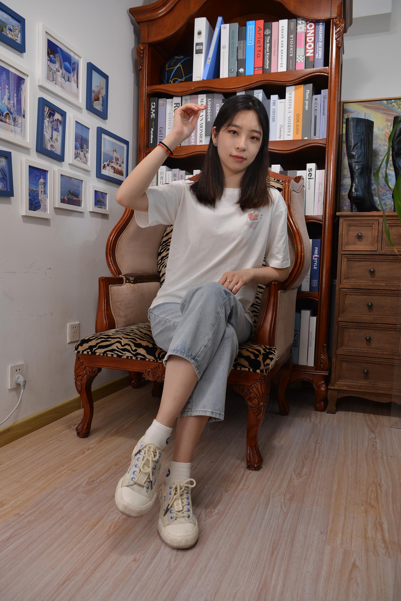 图片[17]-[Sexy Asian Girls Feet] No.017 美女YIYI姓感的40码大脚丫 [122P] – 速更版-美库