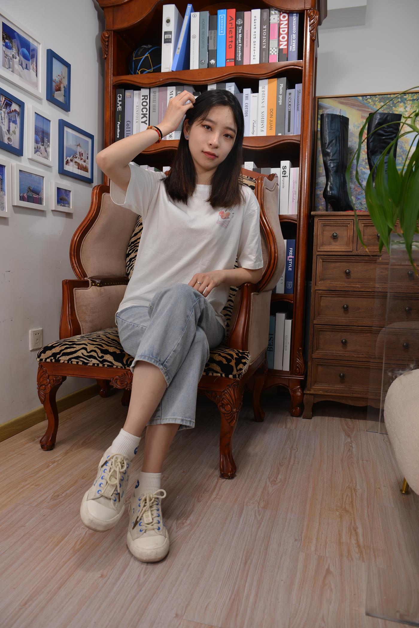 图片[18]-[Sexy Asian Girls Feet] No.017 美女YIYI姓感的40码大脚丫 [122P] – 速更版-美库