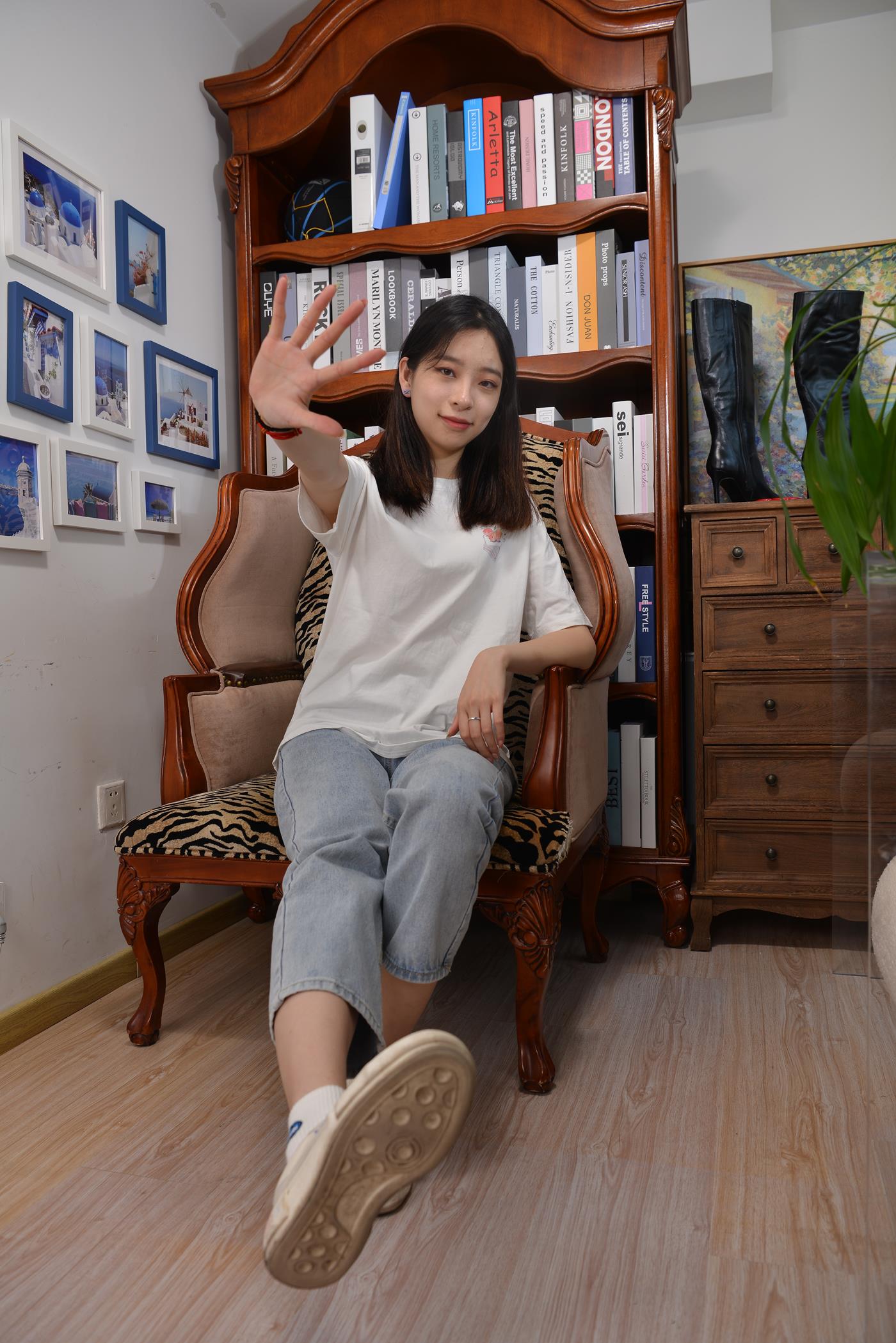 图片[23]-[Sexy Asian Girls Feet] No.017 美女YIYI姓感的40码大脚丫 [122P] – 速更版-美库