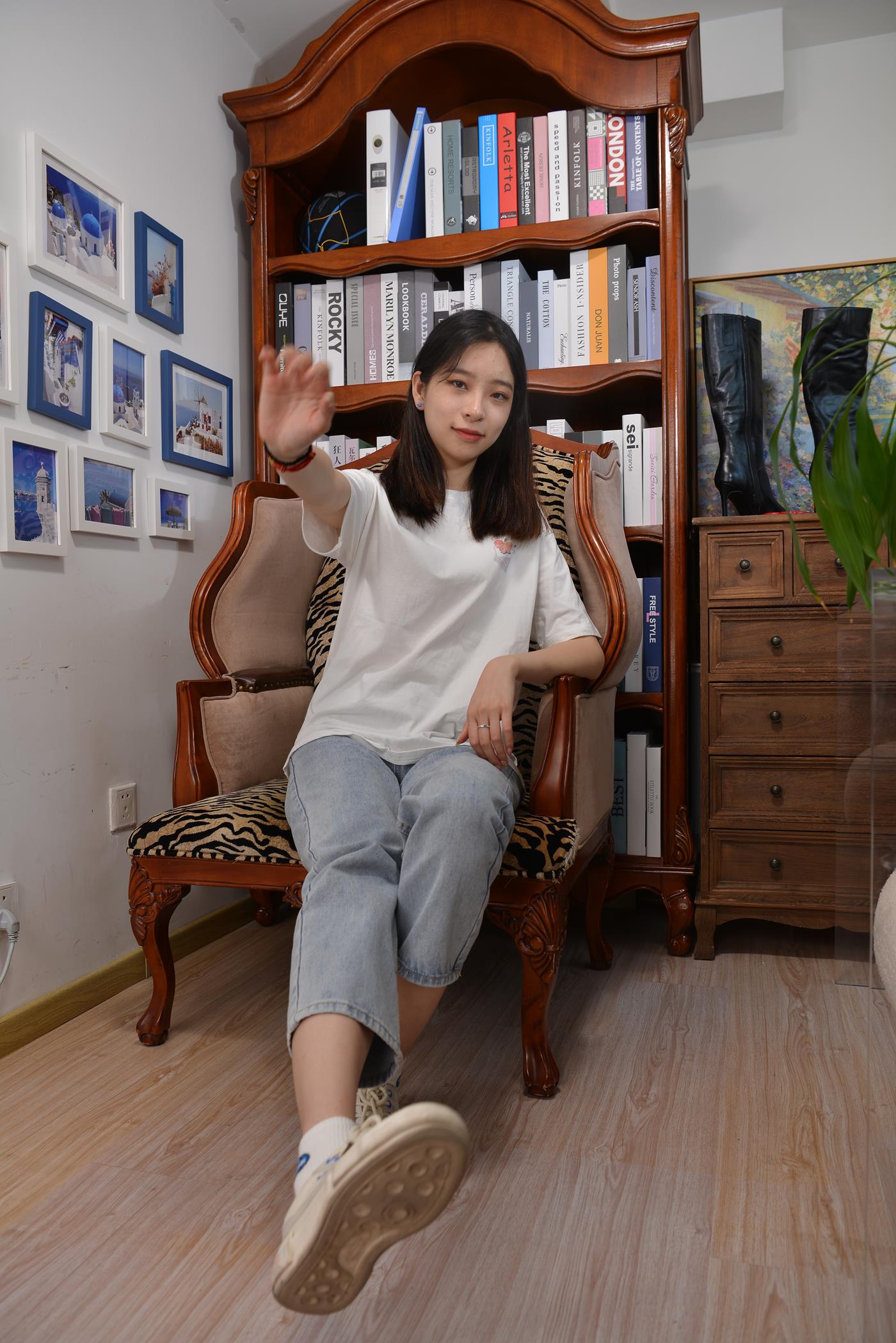 图片[24]-[Sexy Asian Girls Feet] No.017 美女YIYI姓感的40码大脚丫 [122P] – 速更版-美库