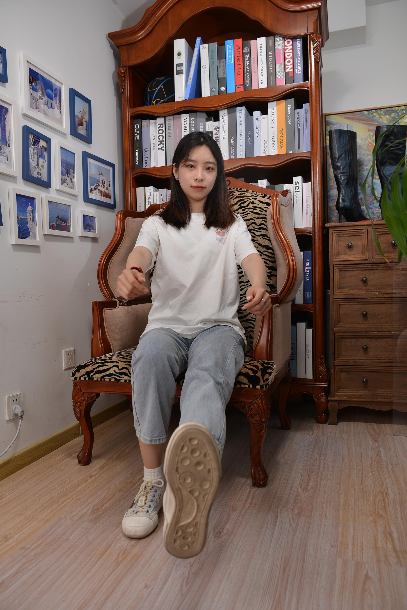 图片[27]-[Sexy Asian Girls Feet] No.017 美女YIYI姓感的40码大脚丫 [122P] – 速更版-美库