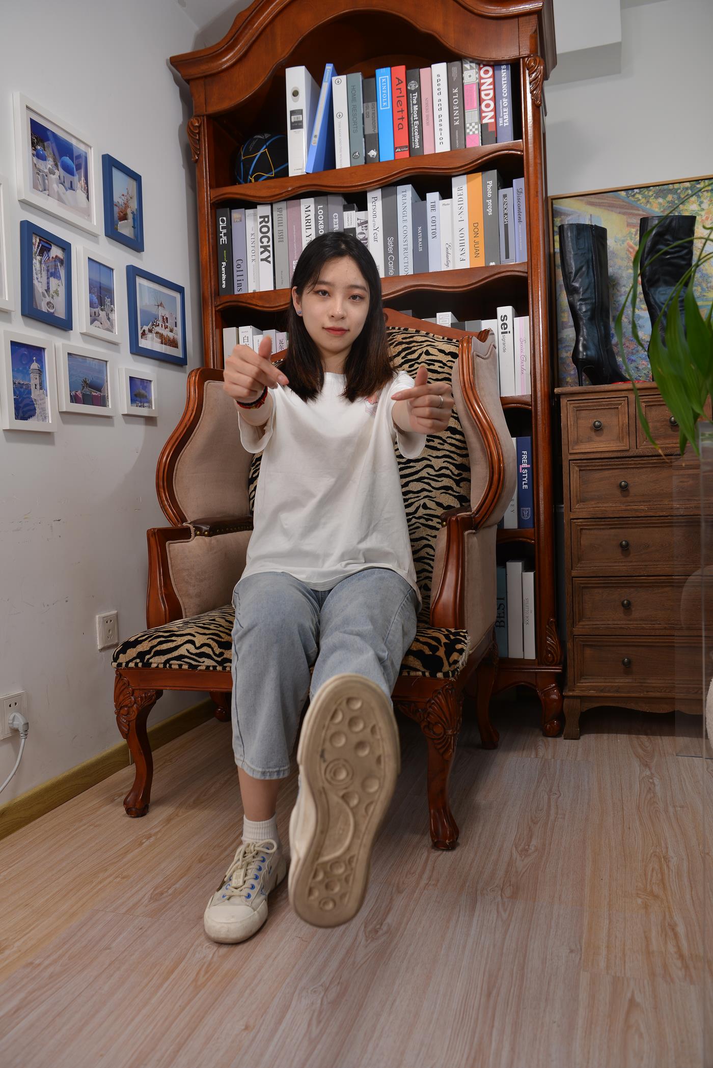 图片[28]-[Sexy Asian Girls Feet] No.017 美女YIYI姓感的40码大脚丫 [122P] – 速更版-美库