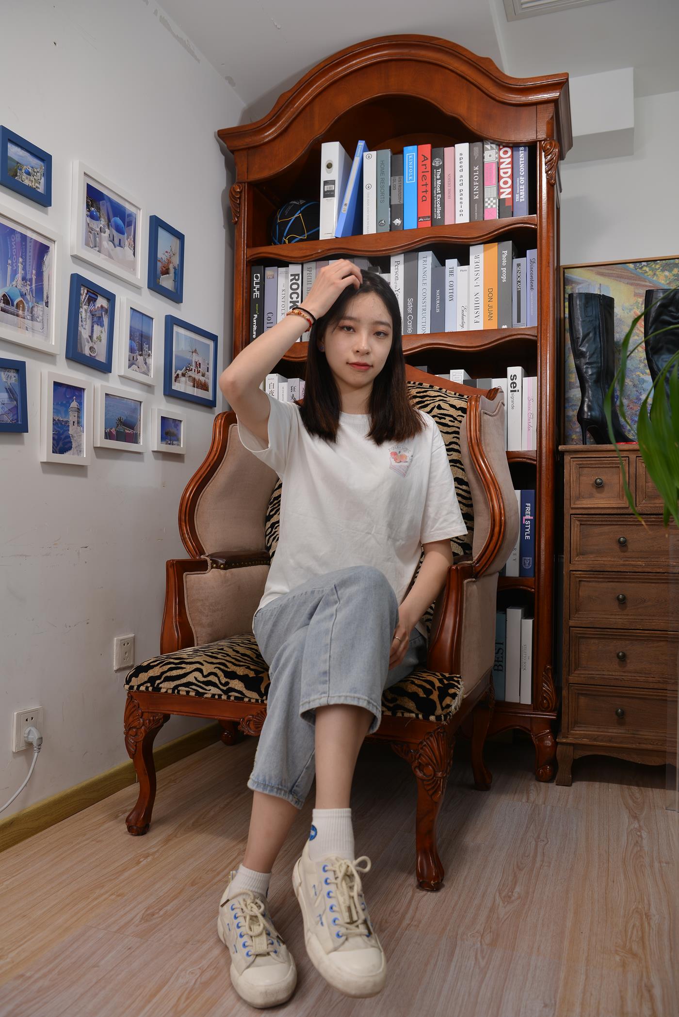 图片[41]-[Sexy Asian Girls Feet] No.017 美女YIYI姓感的40码大脚丫 [122P] – 速更版-美库