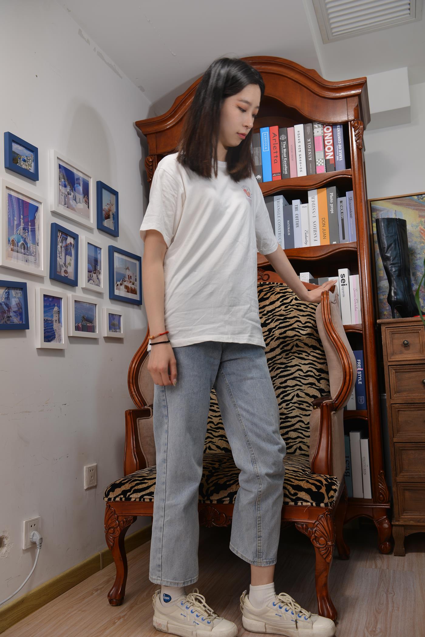 图片[49]-[Sexy Asian Girls Feet] No.017 美女YIYI姓感的40码大脚丫 [122P] – 速更版-美库