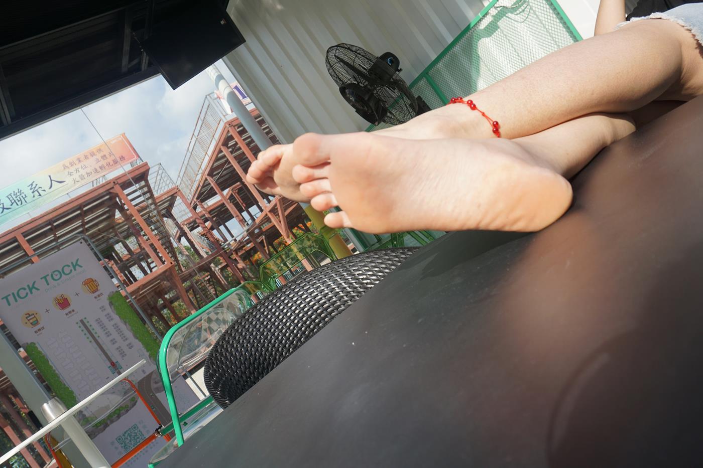 图片[14]-[Pary学生模拍] No.036 莹莹赤脚游玩创意产业园 [145P] – 速更版-美库