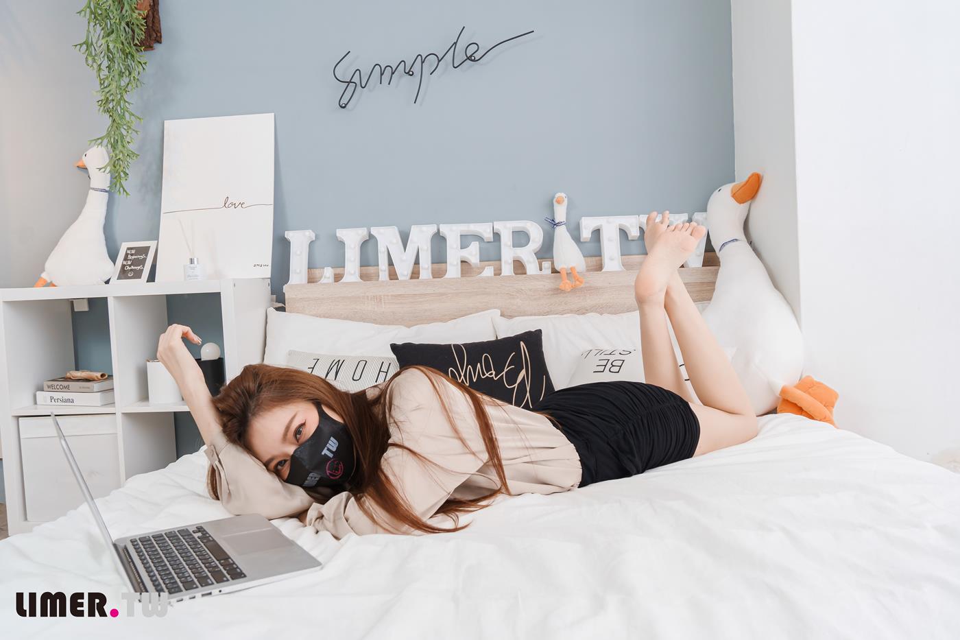 图片[29]-Limerence原创 NO.051 語葳女神 OL 床上办公 极品嫩足桌下露出[103P] – 速更版-美库