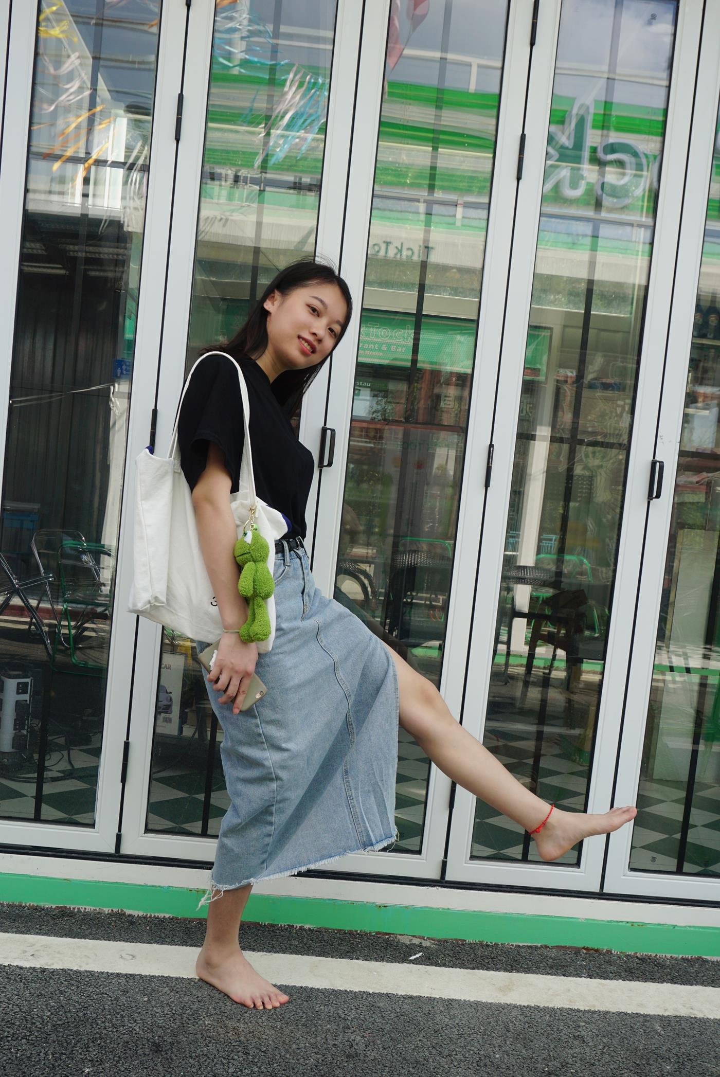 图片[47]-[Pary学生模拍] No.036 莹莹赤脚游玩创意产业园 [145P] – 速更版-美库