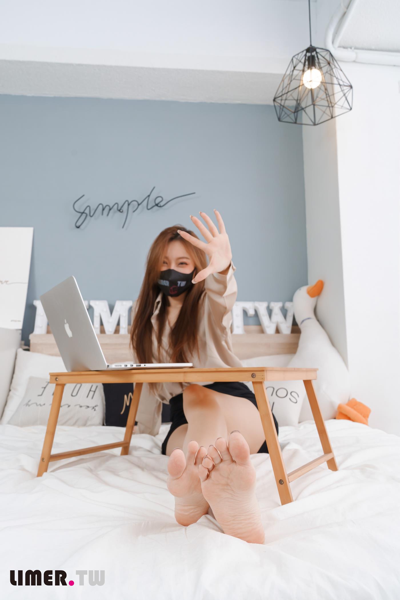 图片[36]-Limerence原创 NO.051 語葳女神 OL 床上办公 极品嫩足桌下露出[103P] – 速更版-美库
