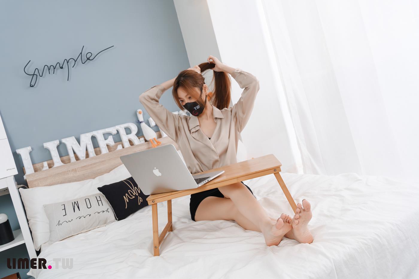 图片[46]-Limerence原创 NO.051 語葳女神 OL 床上办公 极品嫩足桌下露出[103P] – 速更版-美库