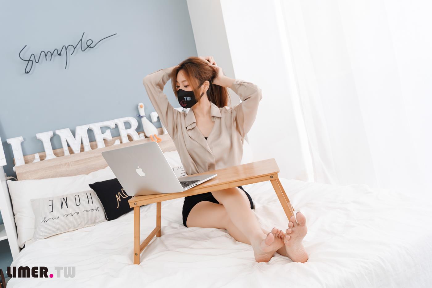 图片[47]-Limerence原创 NO.051 語葳女神 OL 床上办公 极品嫩足桌下露出[103P] – 速更版-美库