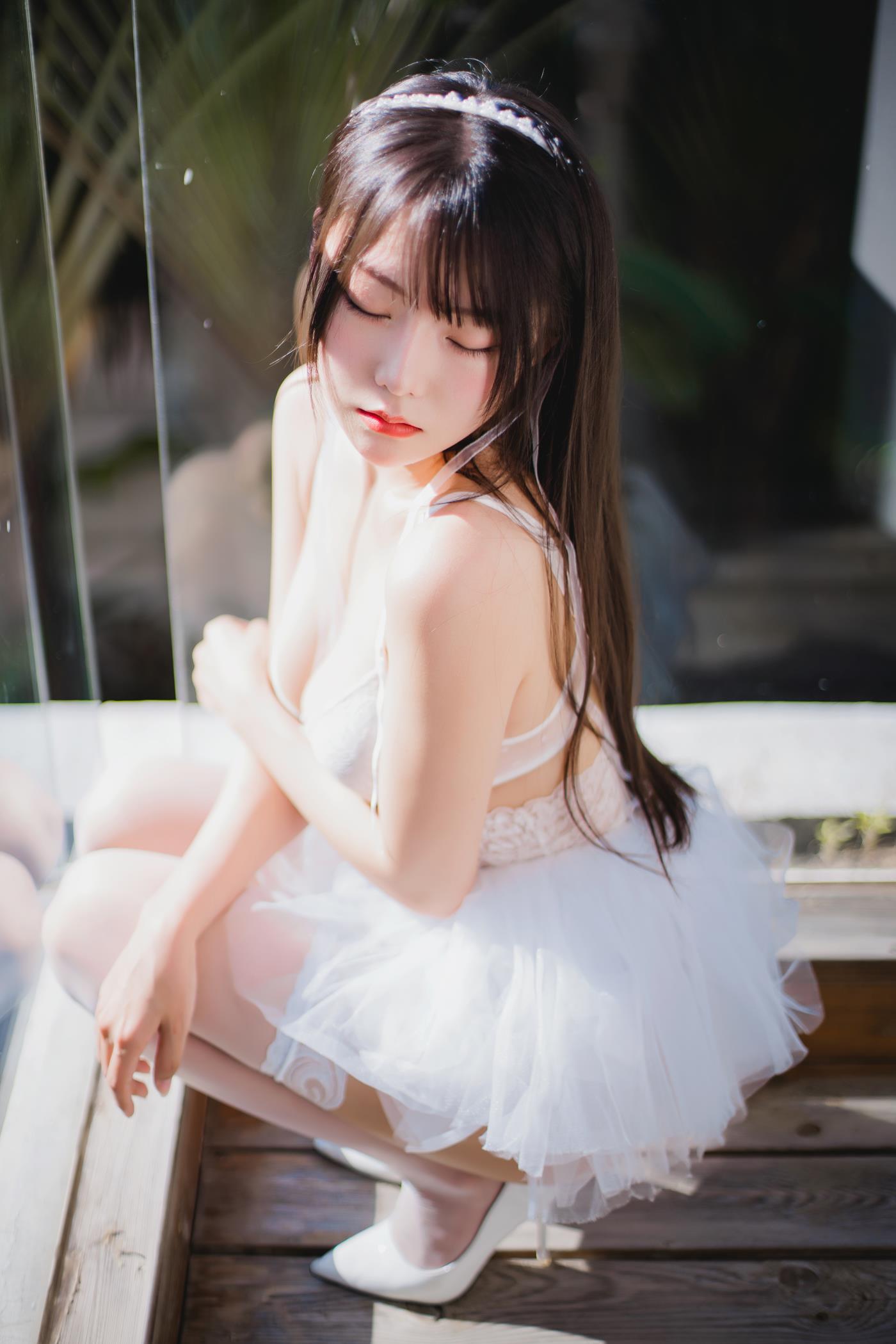 图片[31]-网紅Coser@香草喵露露  杨枝甘露 白色纱裙 [48P] – 速更版-美库