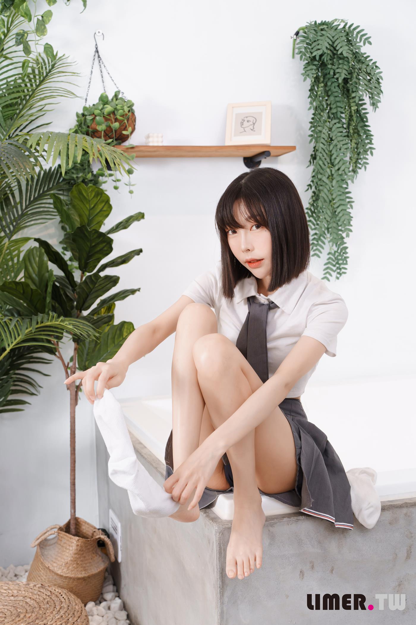 图片[10]-Limerence原创 NO.052 素人林莹 JK小隻馬の性感裸足[166P] – 速更版-美库