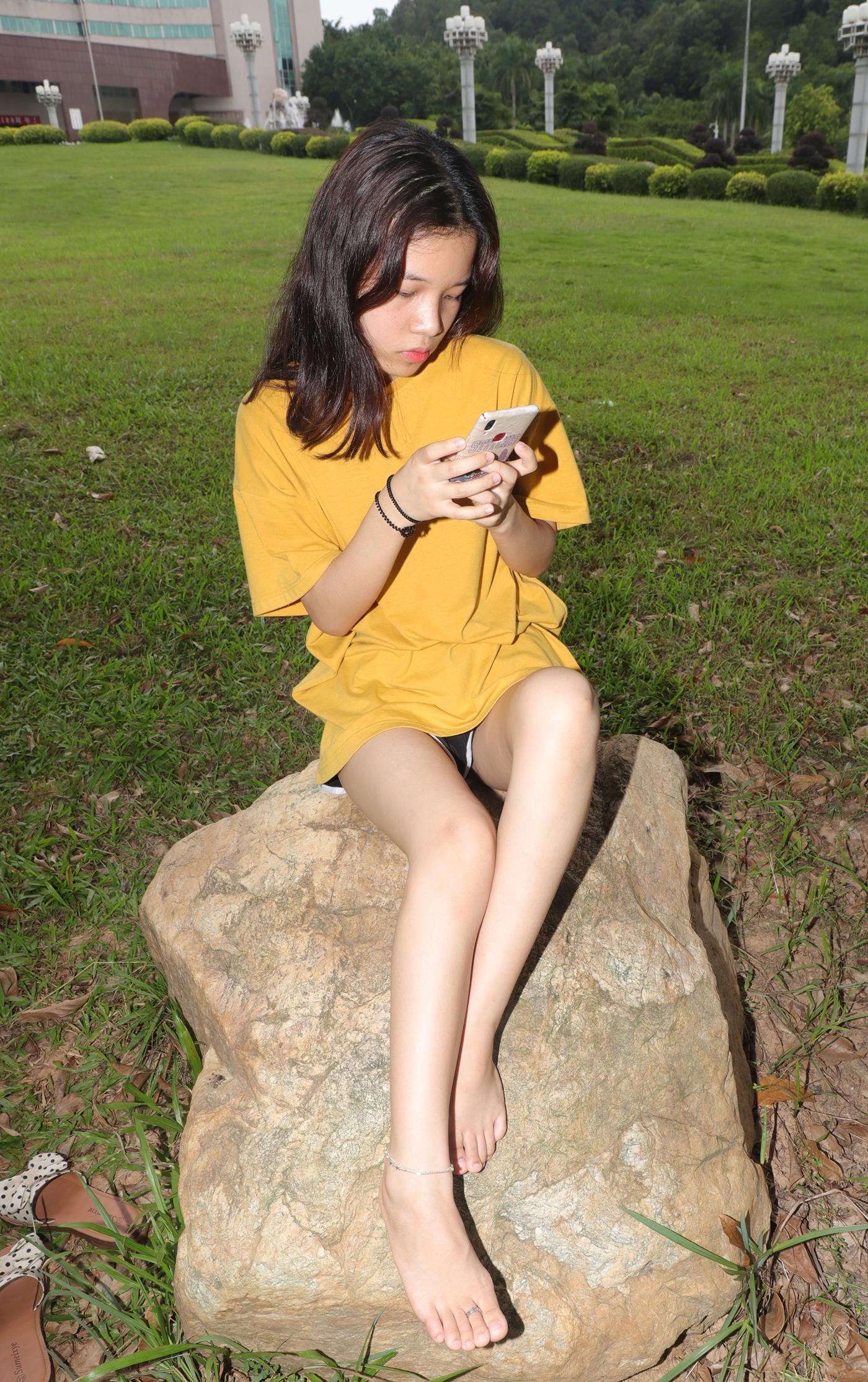 图片[43]-[Pary学生模拍] No.038 新模小宁草地上大方露出美jiao [118P] – 速更版-美库