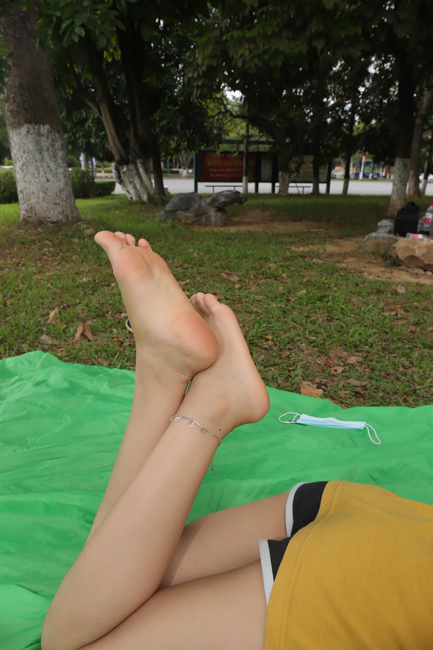 图片[72]-[Pary学生模拍] No.038 新模小宁草地上大方露出美jiao [118P] – 速更版-美库