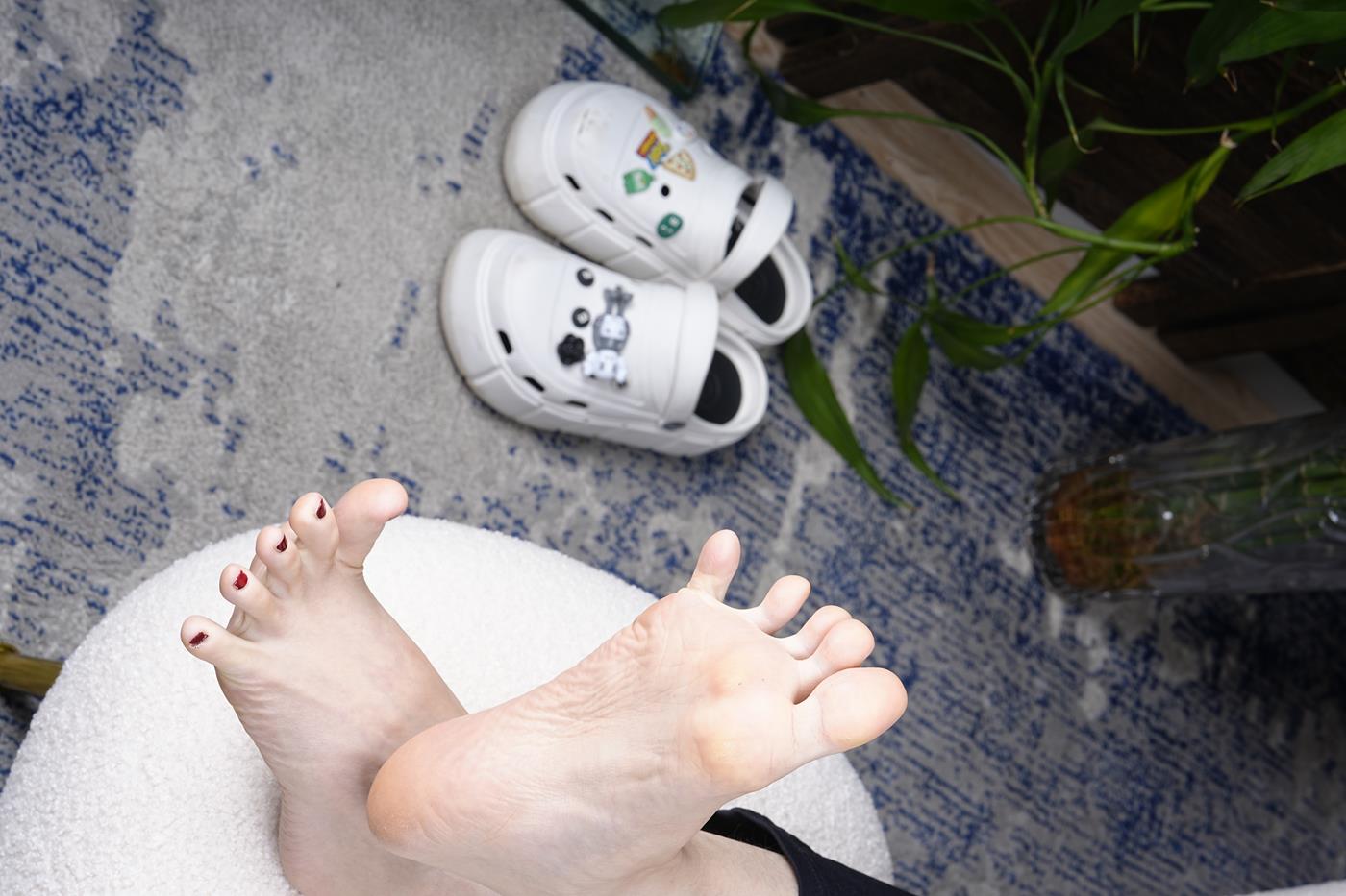 图片[128]-[Sexy Asian Girls Feet] No.021 超级女生Liyuner的姓感的大脚丫 裸足图片 [138P] – 速更版-美库