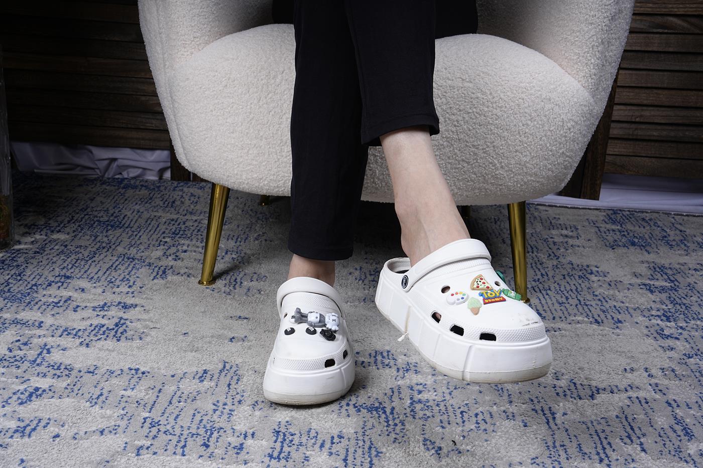 图片[137]-[Sexy Asian Girls Feet] No.021 超级女生Liyuner的姓感的大脚丫 裸足图片 [138P] – 速更版-美库