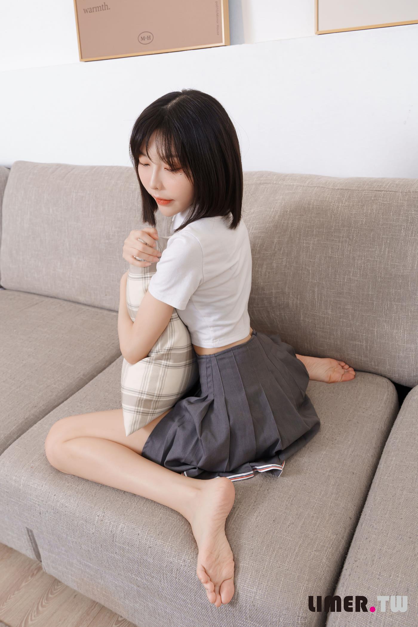 图片[130]-Limerence原创 NO.052 素人林莹 JK小隻馬の性感裸足[166P] – 速更版-美库