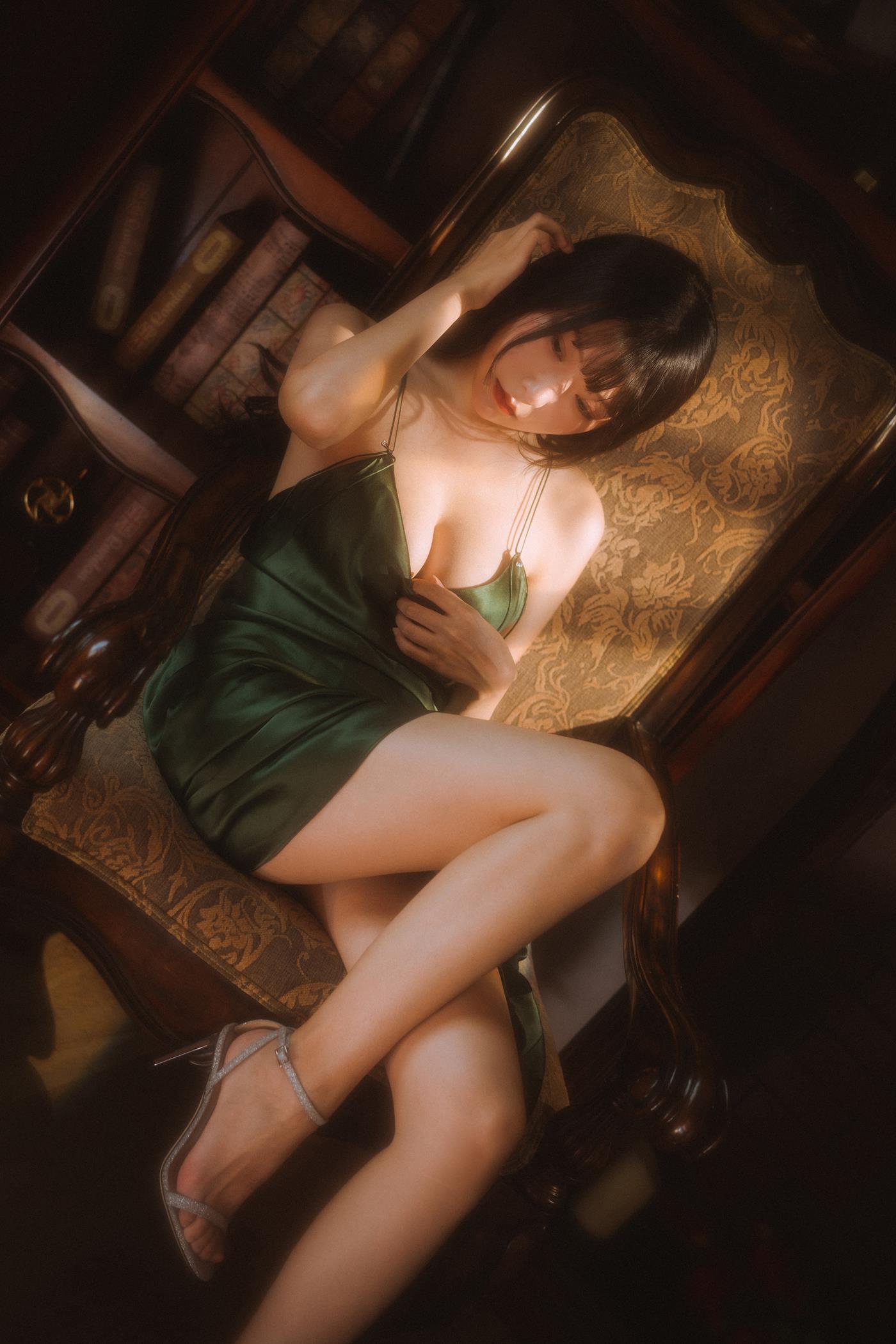 图片[24]-网紅Coser@香草喵露露  杨枝甘露 绿色连衣裙 [45P] – 速更版-美库