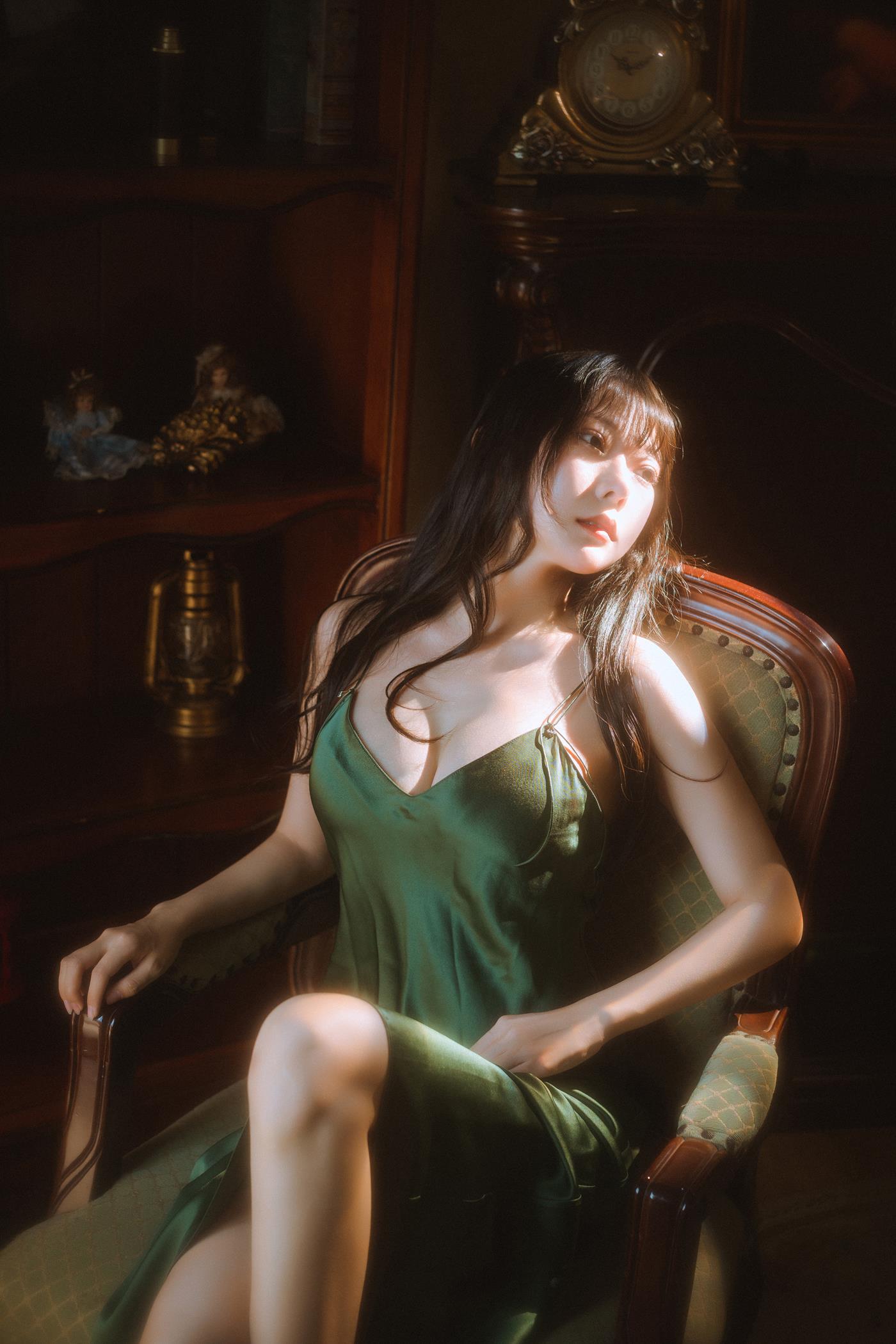 图片[41]-网紅Coser@香草喵露露  杨枝甘露 绿色连衣裙 [45P] – 速更版-美库