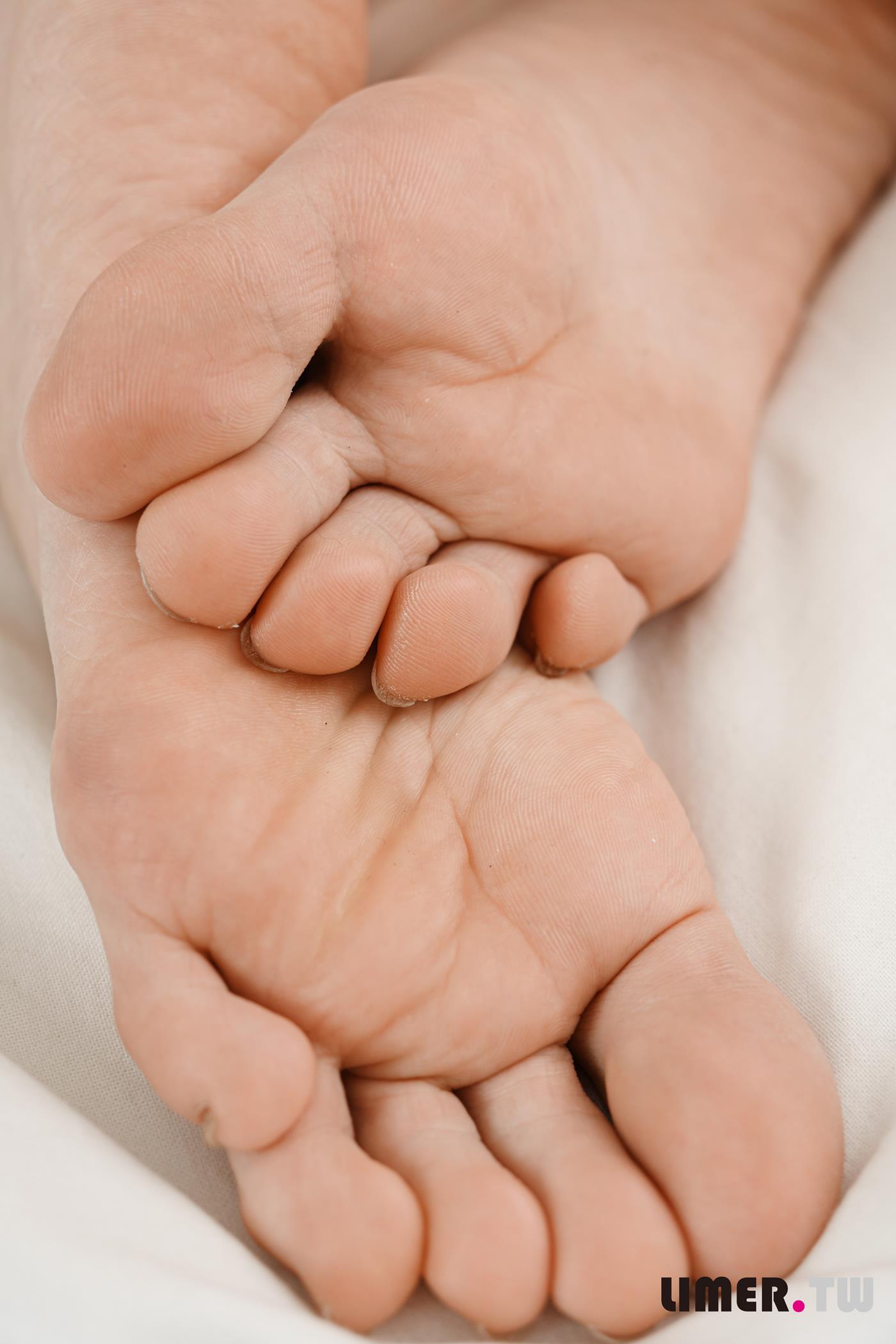 图片[74]-Limerence原创 NO.054 Lily 泳装处女作极品裸足出道即巔峰[165P] – 速更版-美库